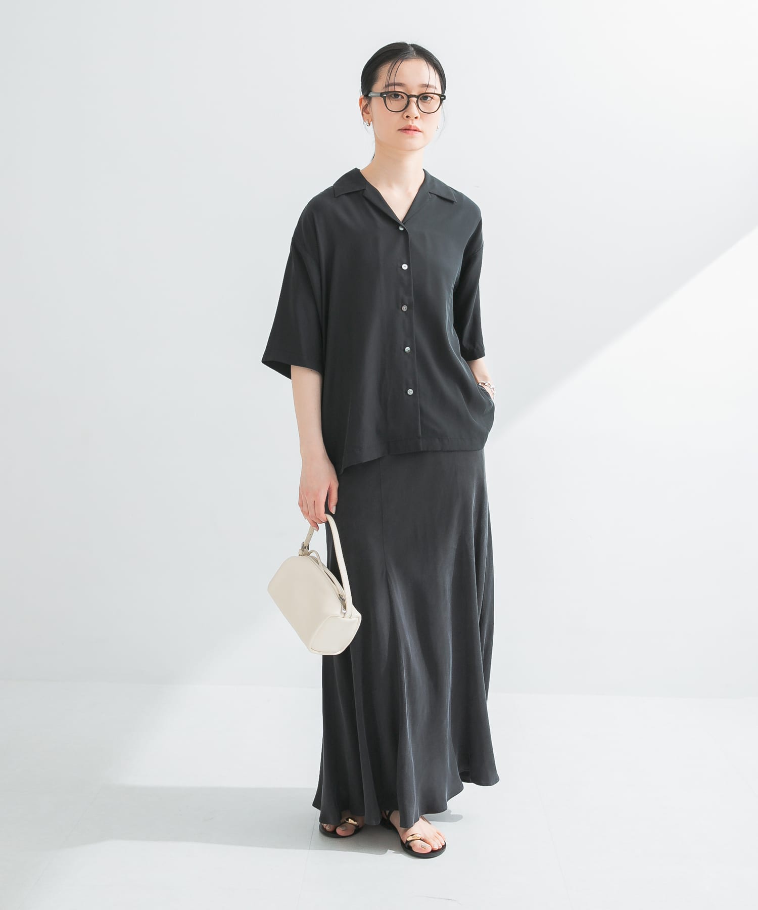 LEATHER SQUARE SHOULDER IVORY -
