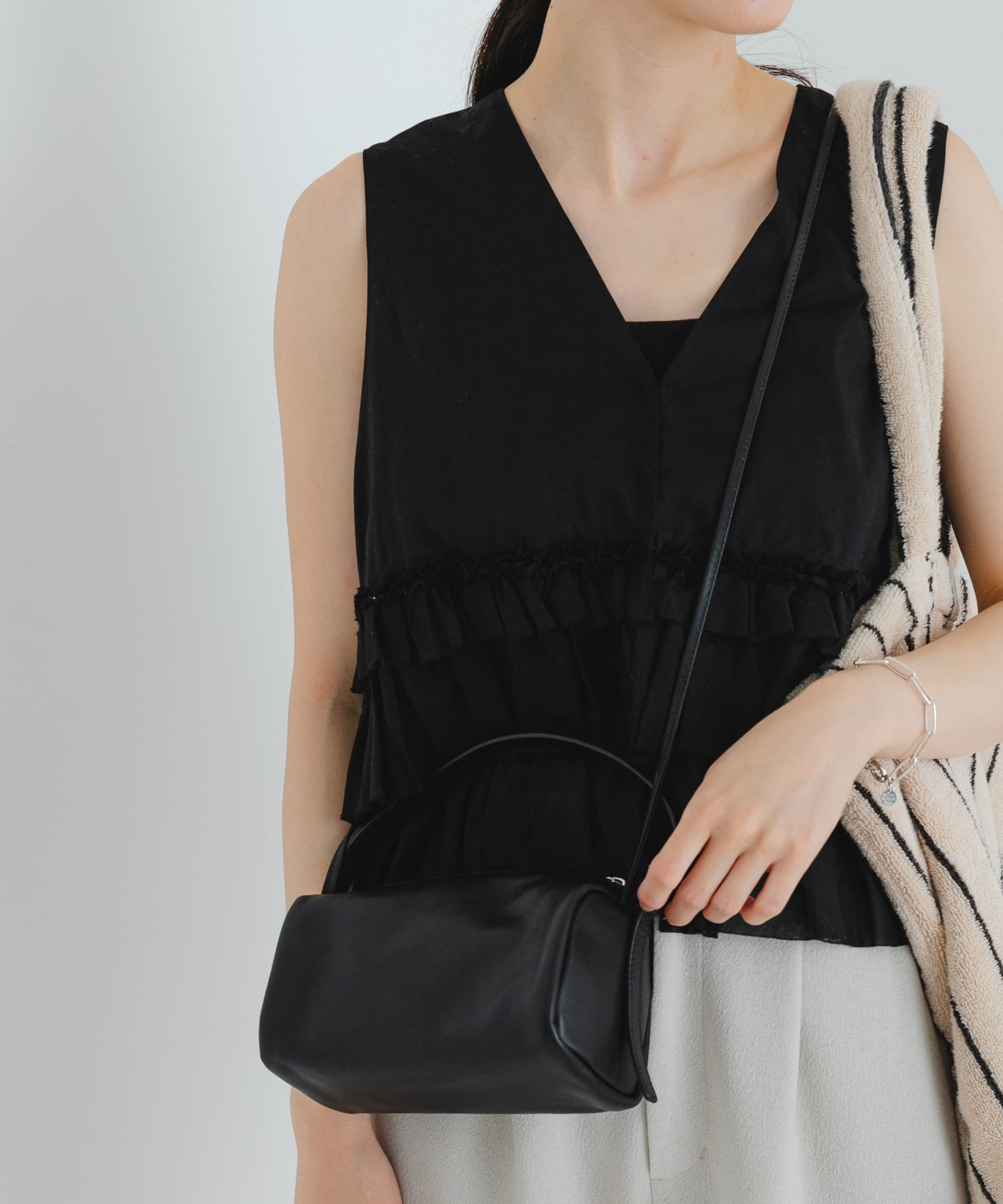 LEATHER SQUARE SHOULDER BLACK -
