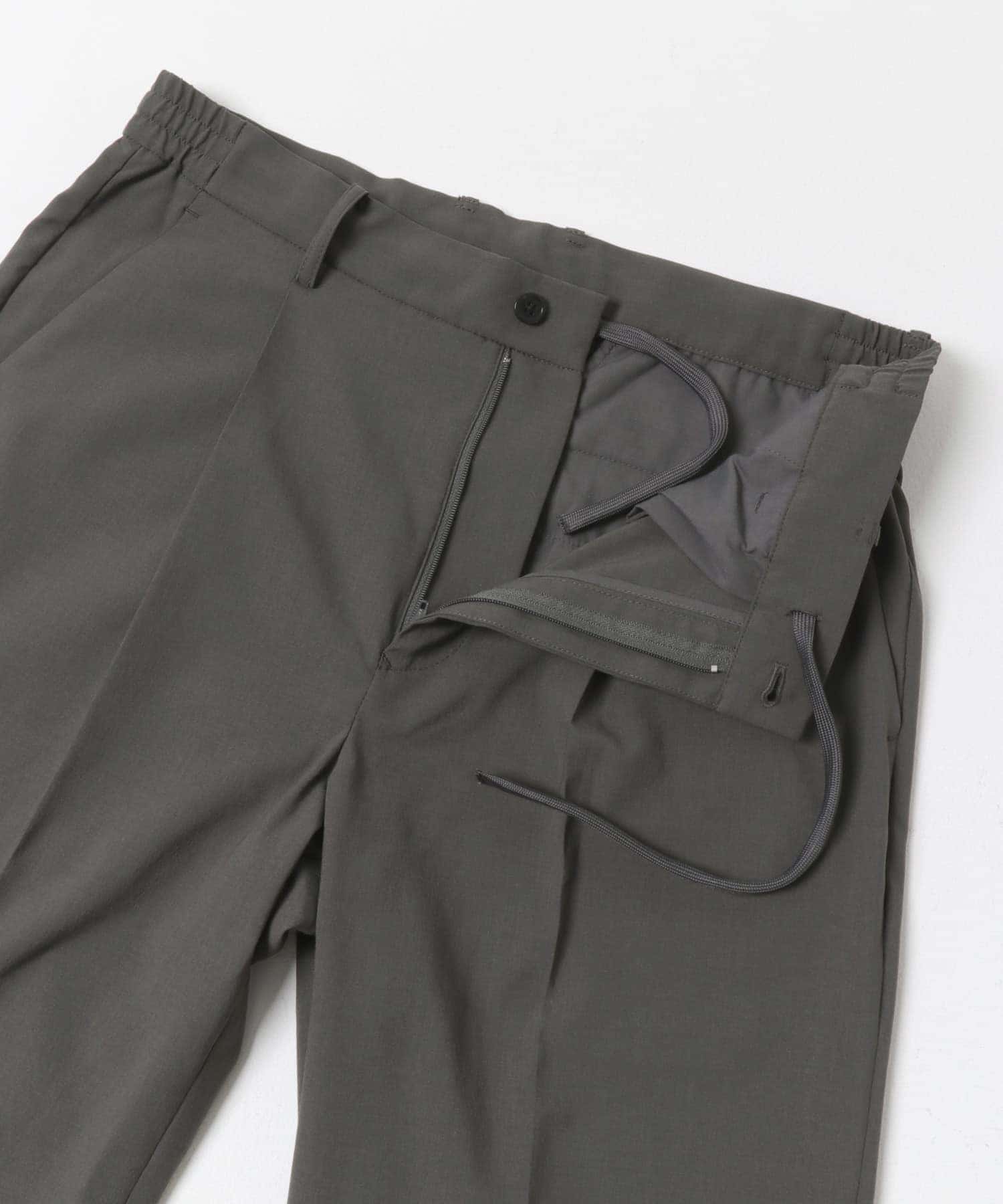 ウェザーストレッチテーパードスラックス CHARCOAL M