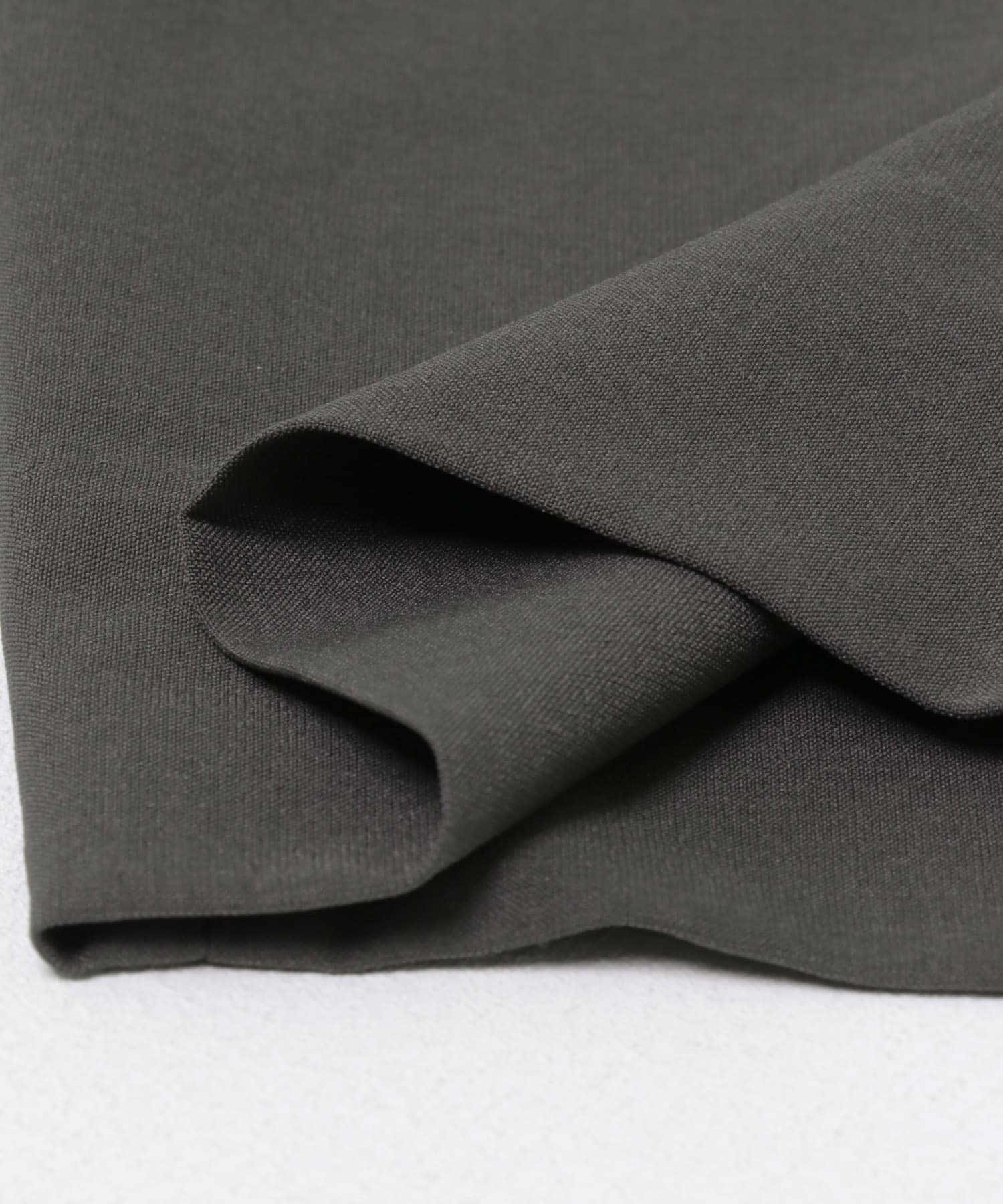 ウェザーストレッチテーパードスラックス CHARCOAL M