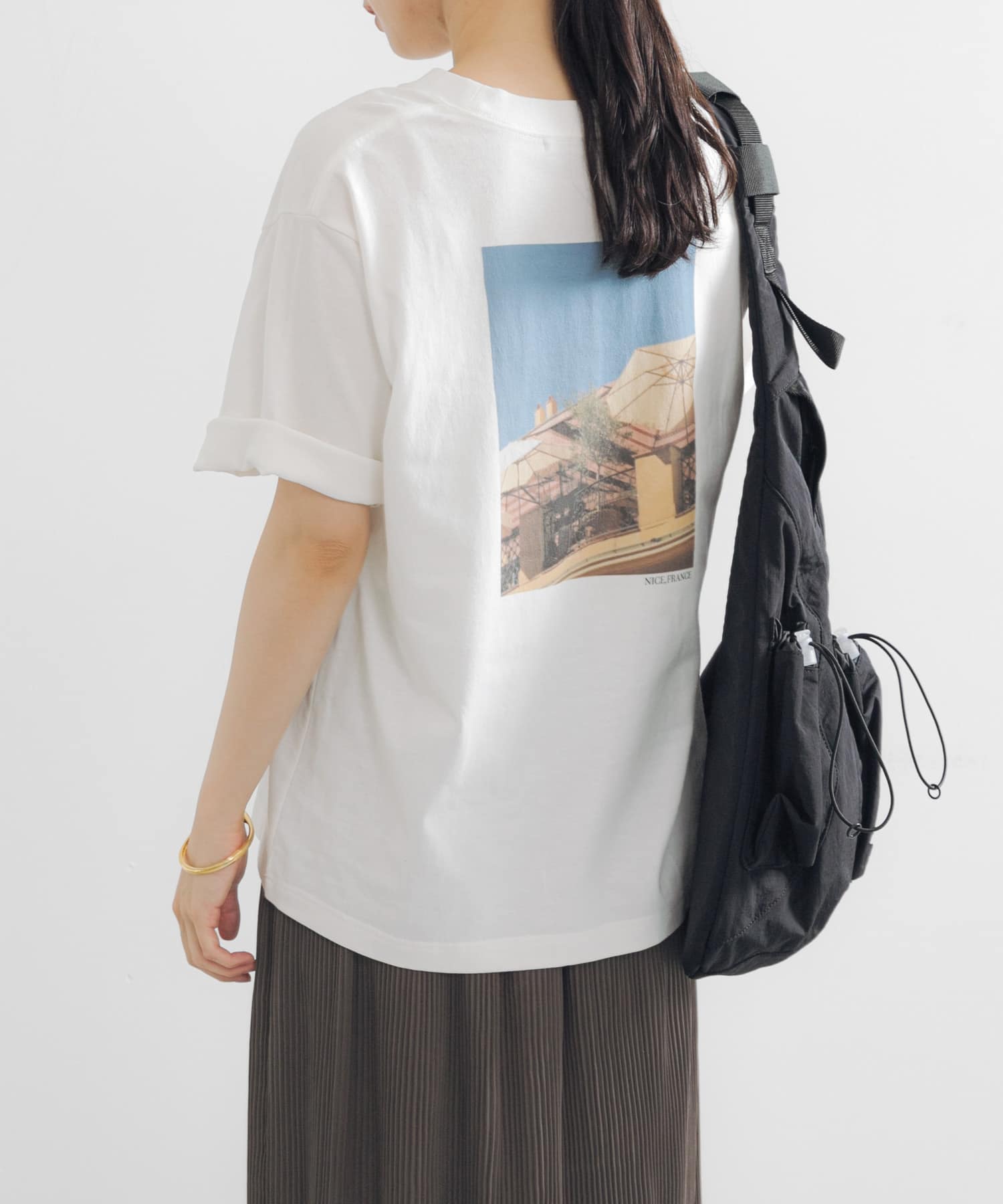 グラフィックスーベニアTシャツ