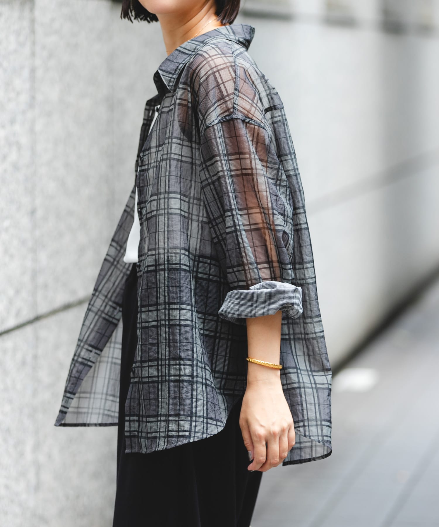 GRAY