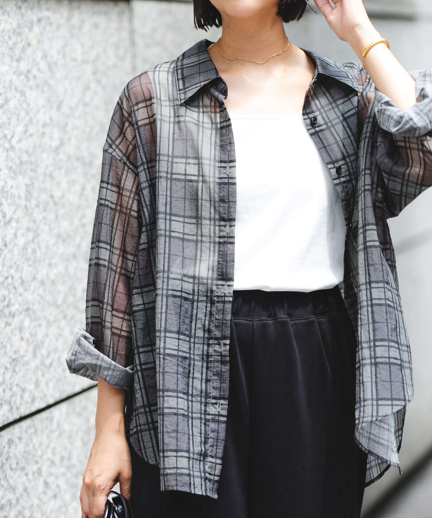 GRAY