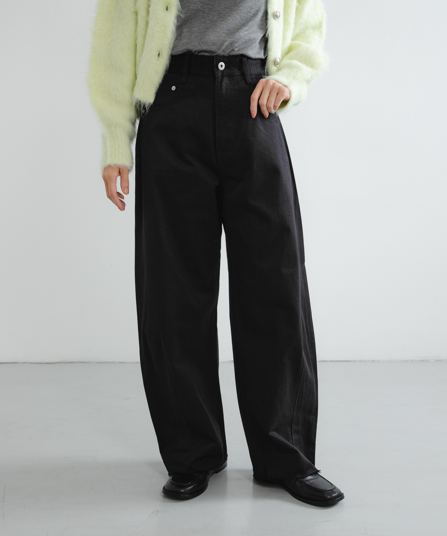 コットンサテンカットオフカーブパンツ