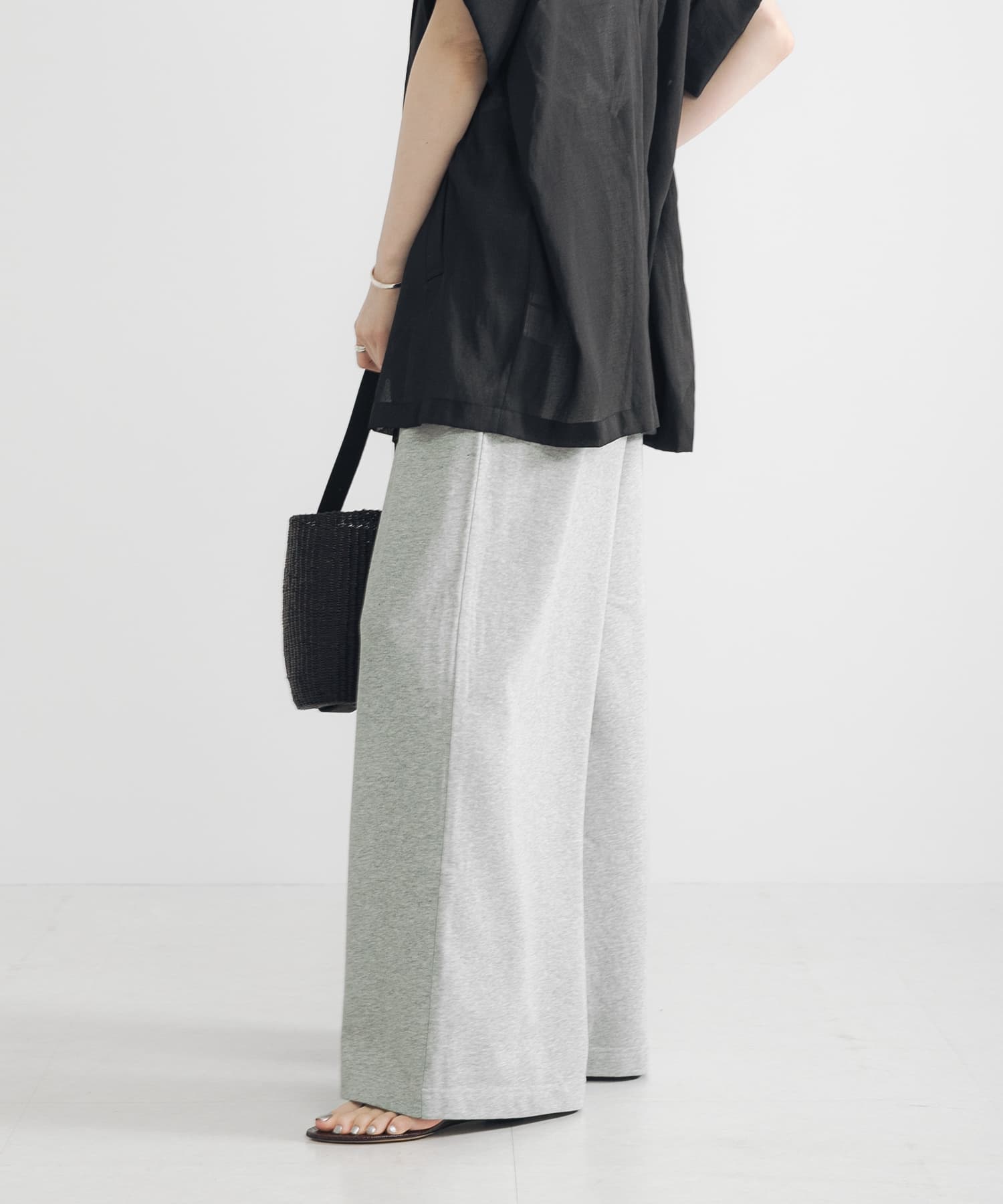 TOP GRAY
