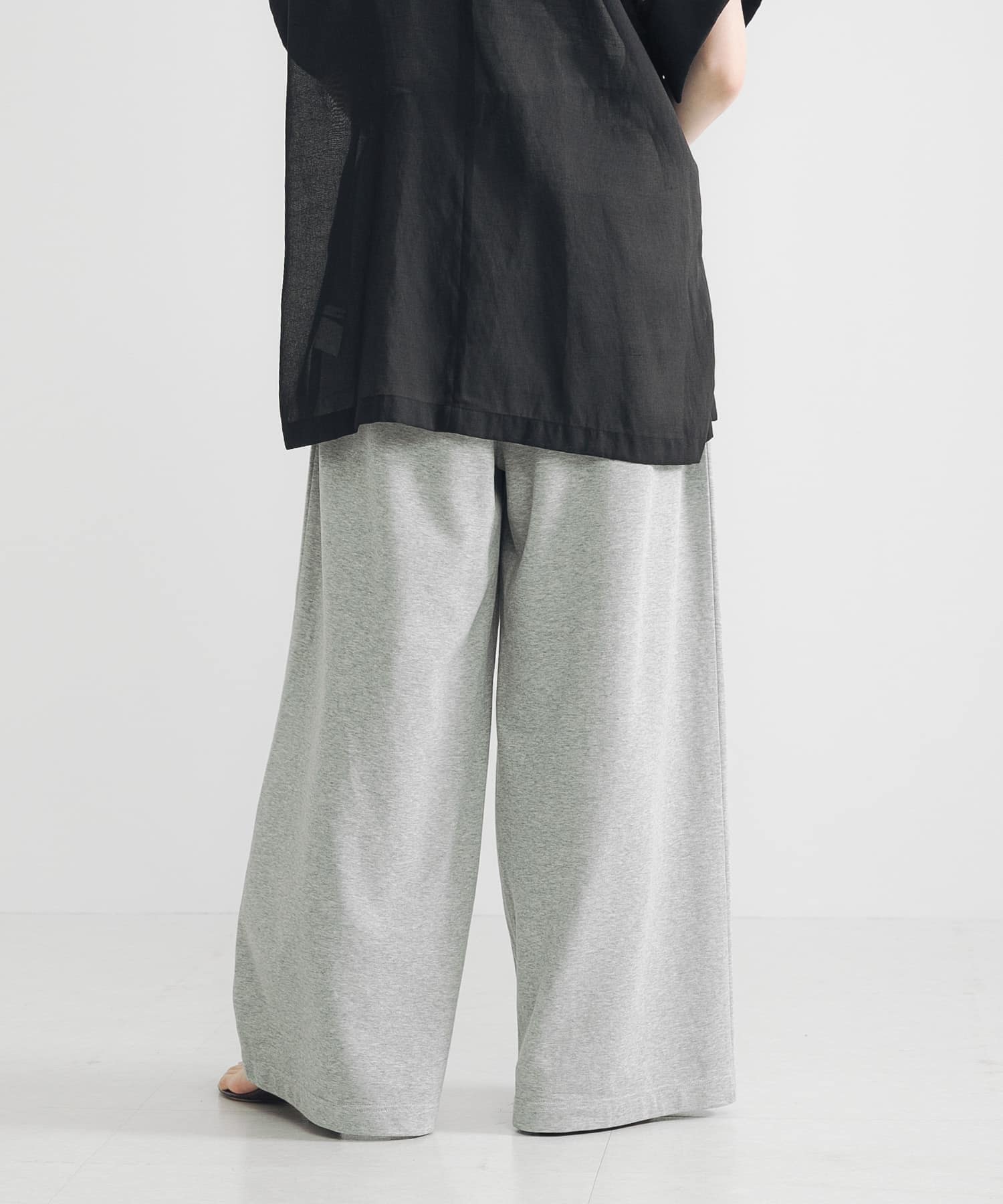 TOP GRAY