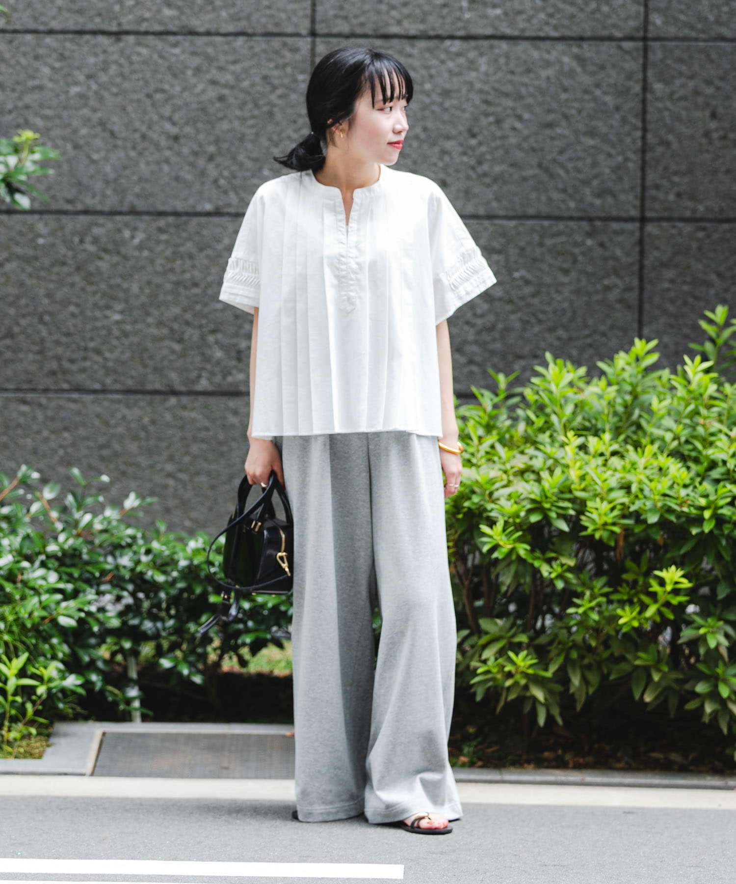 TOP GRAY