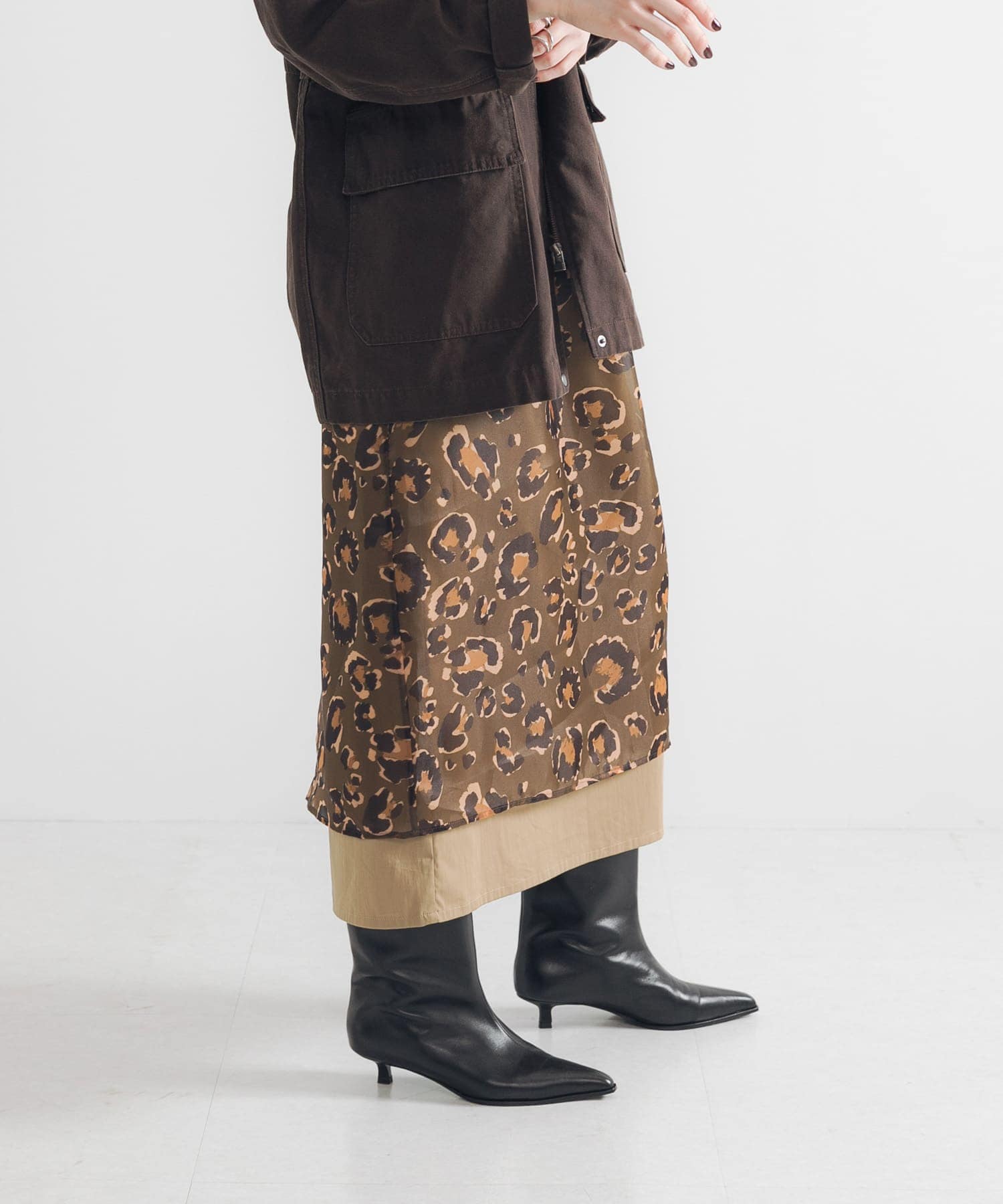 KHAKI