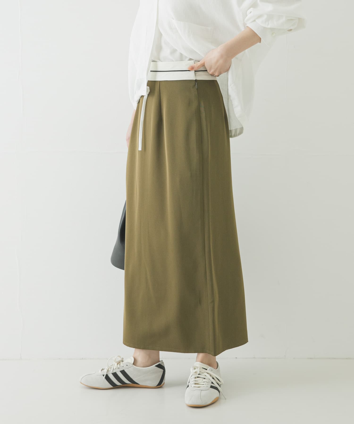 マーベルトストレートミディスカート