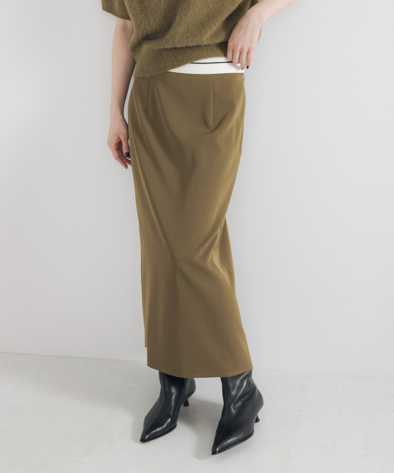 KHAKI