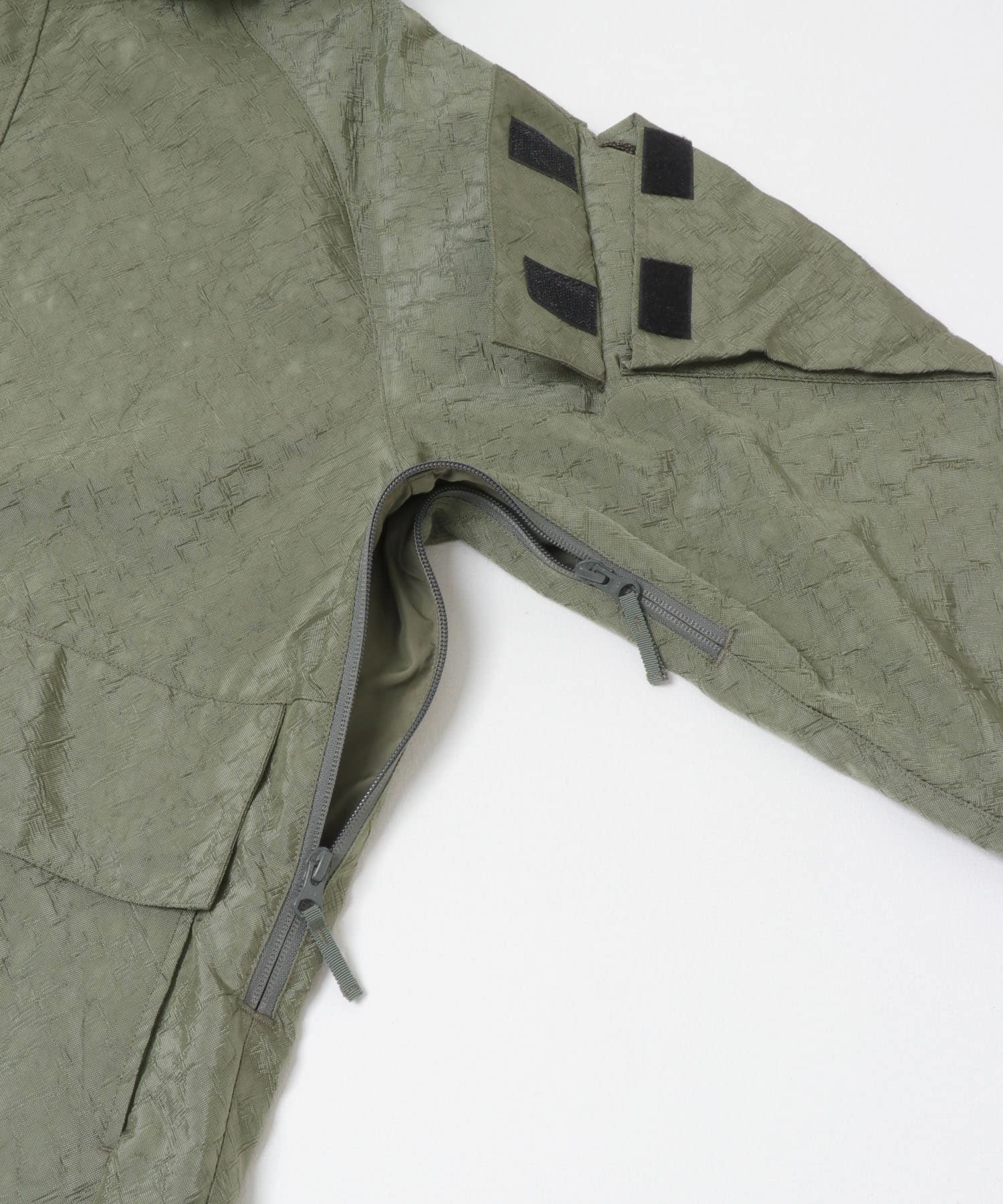 L KHAKI