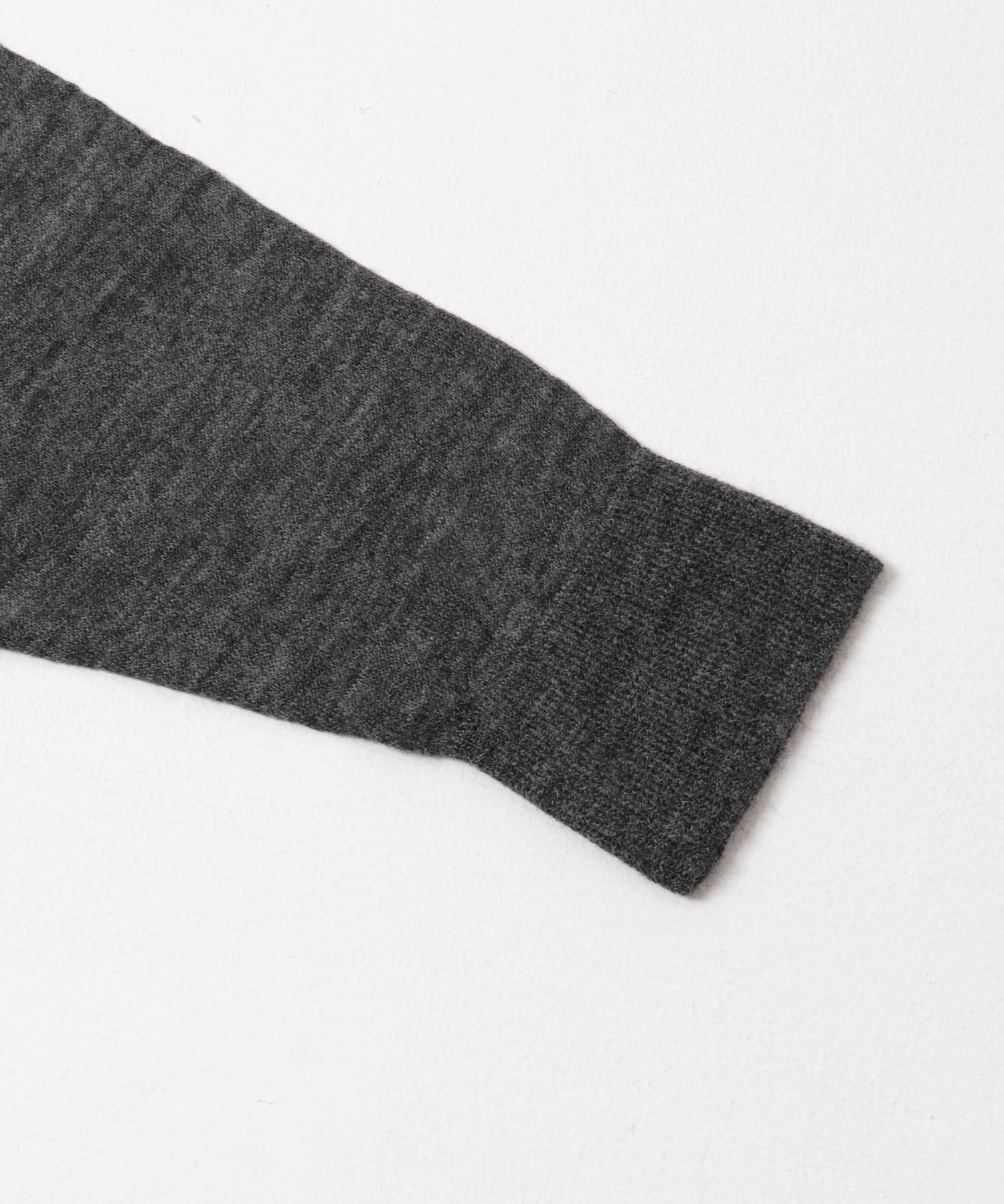 ヘアリーポロ衿付きニット CHARCOAL FREE