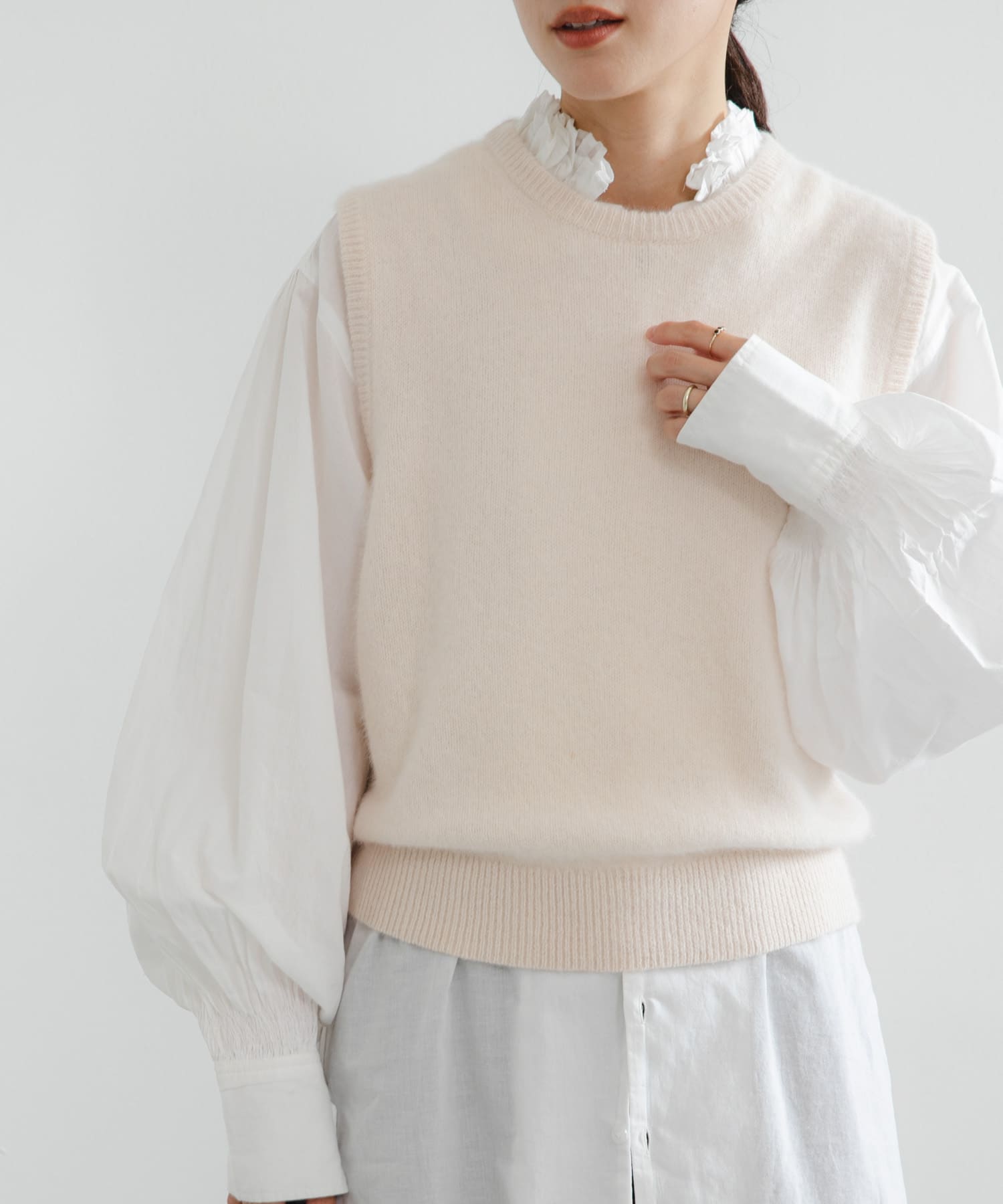 AMOMENTO SCOOP NECK TWO WAY VEST(0 BEIGE): トップス｜URBAN