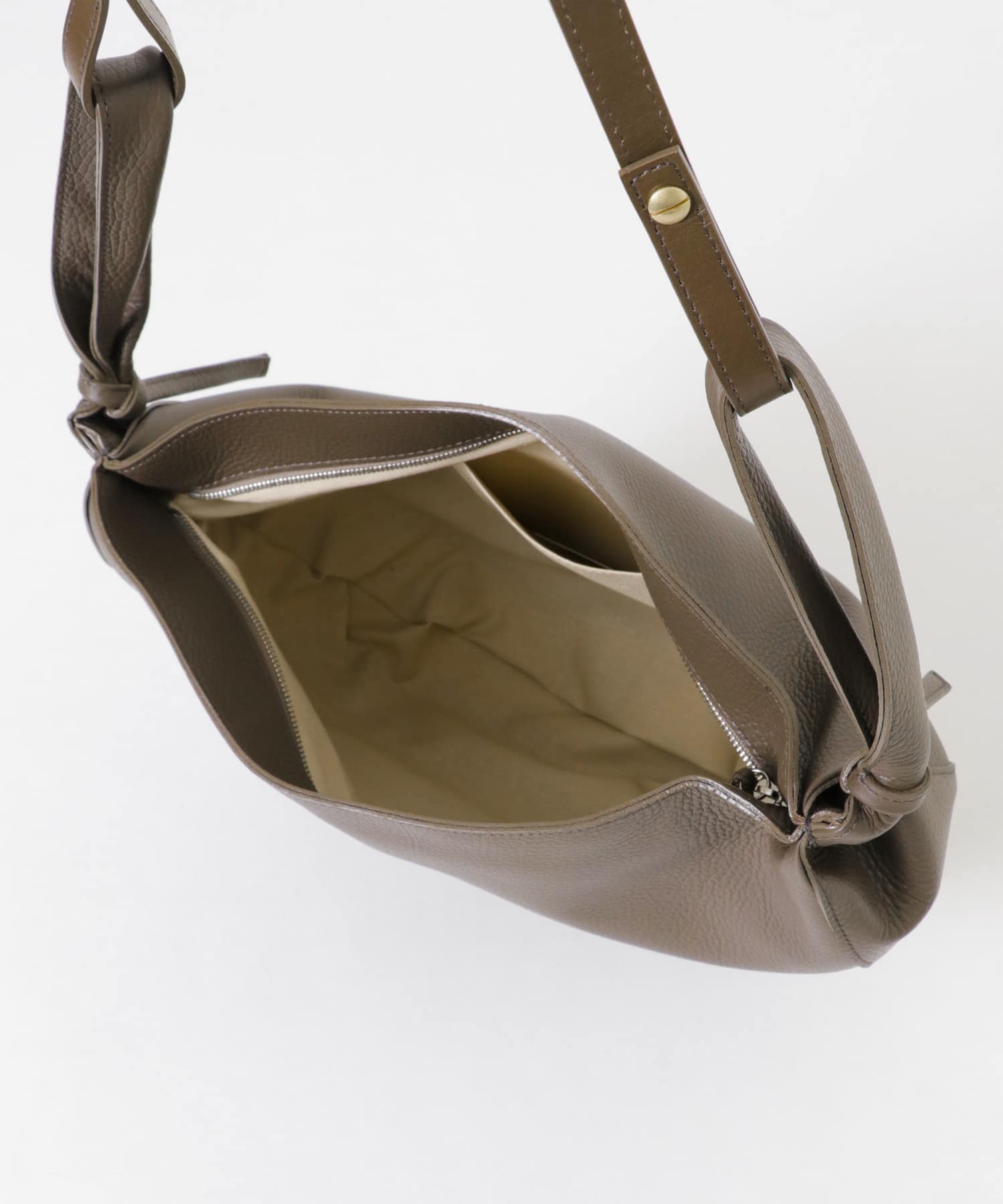 MARROW　HALFMOON SHOULDER D BROWN -