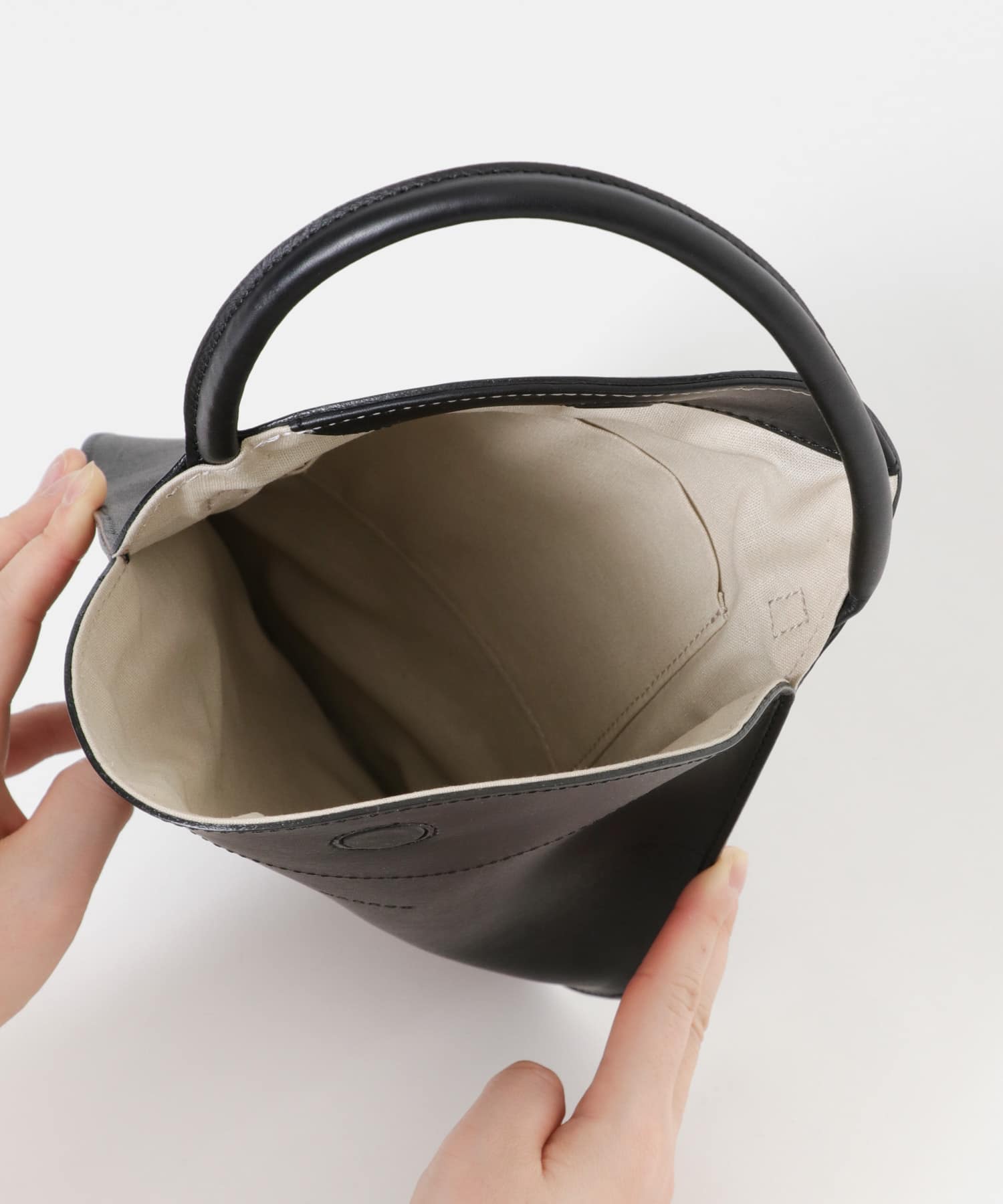 MARROW　TWIST TOTE BLACK -