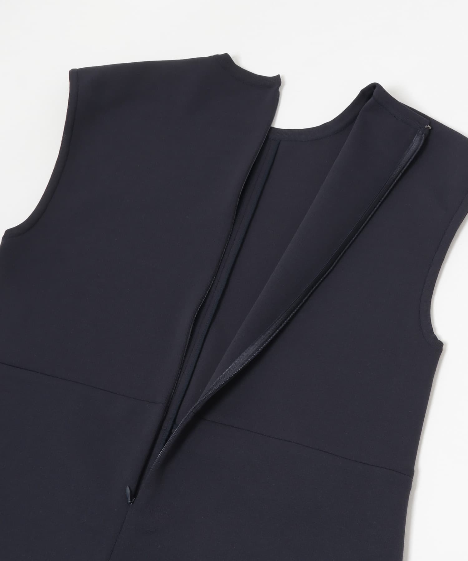 TAN　EMBOSS KNITTED ROMPERS D NAVY FREE
