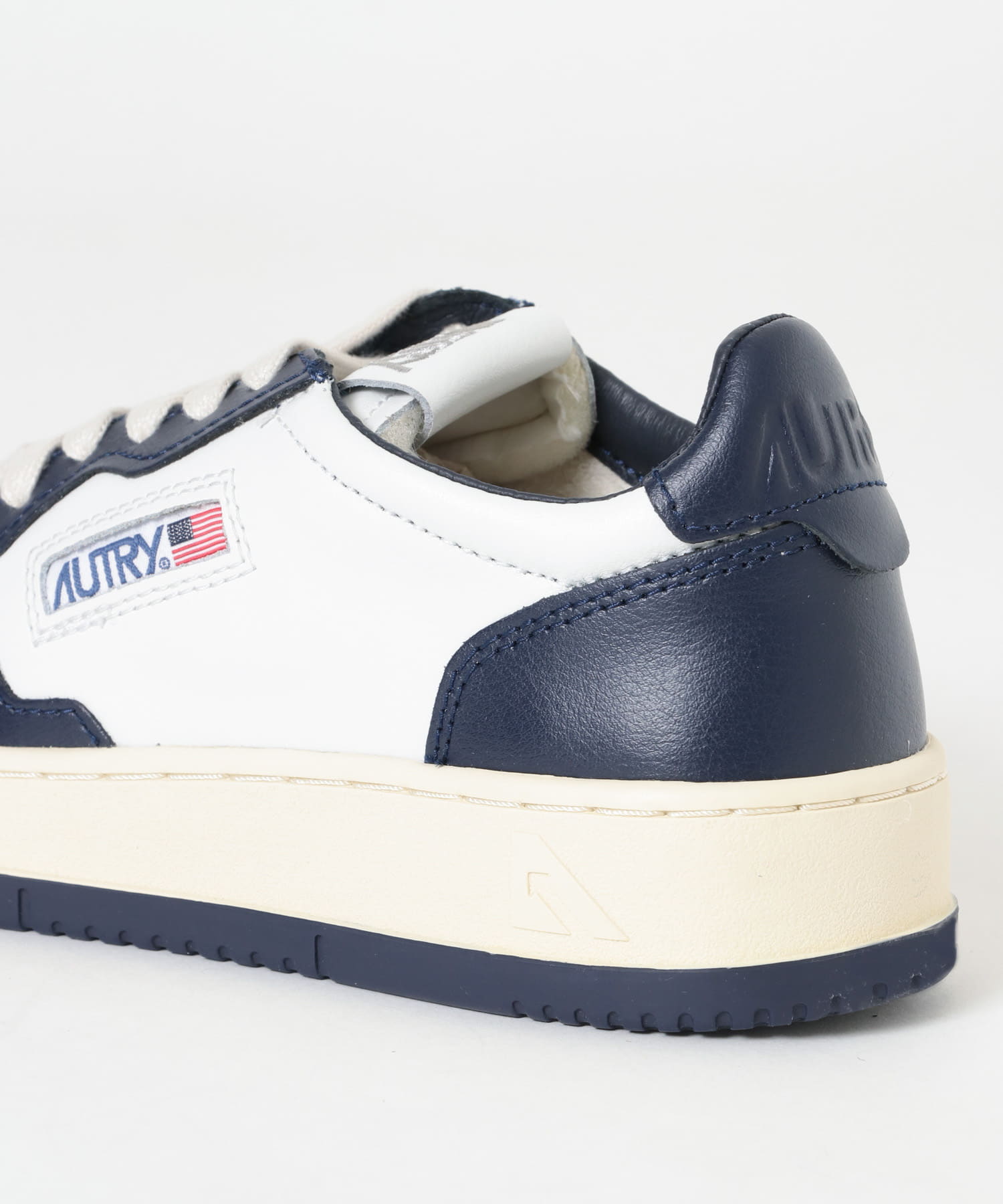 AUTRY　Medalist WHT/BLUE 37