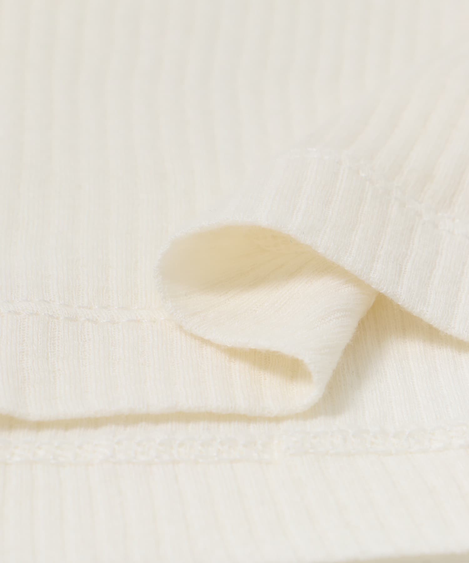 NINETY PERCENT ANIS LT WEIGHT RIB TOP(S W WHITE): トップス｜URBAN