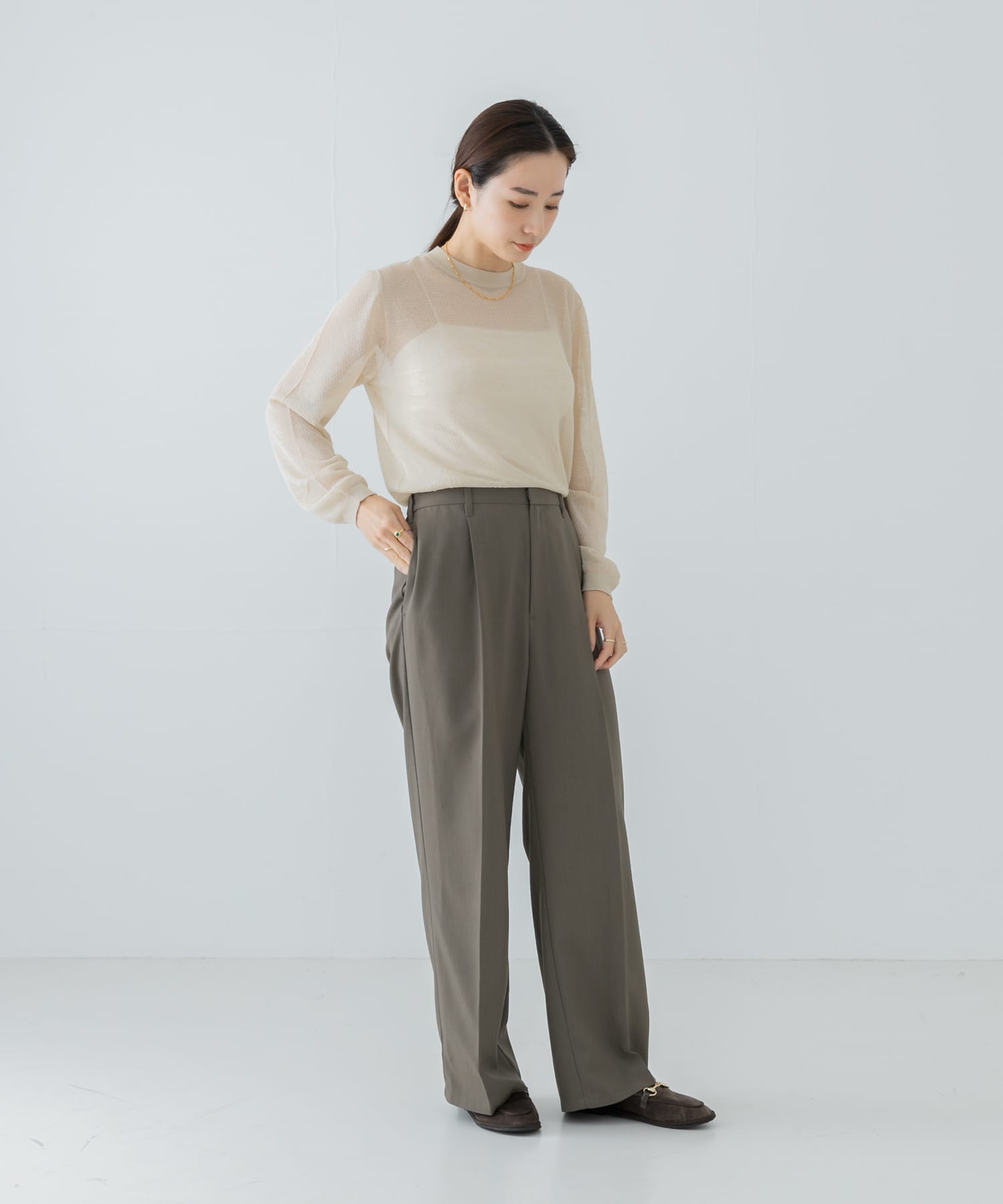 Lightbeige