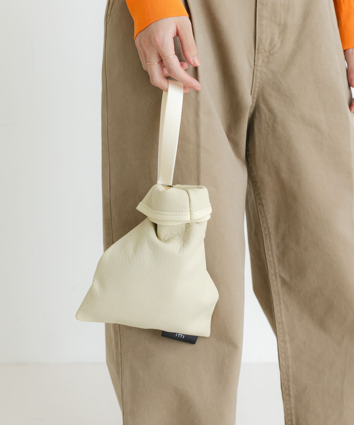 ITTI　ANNIE SMALL RICE BAG ivory FREE
