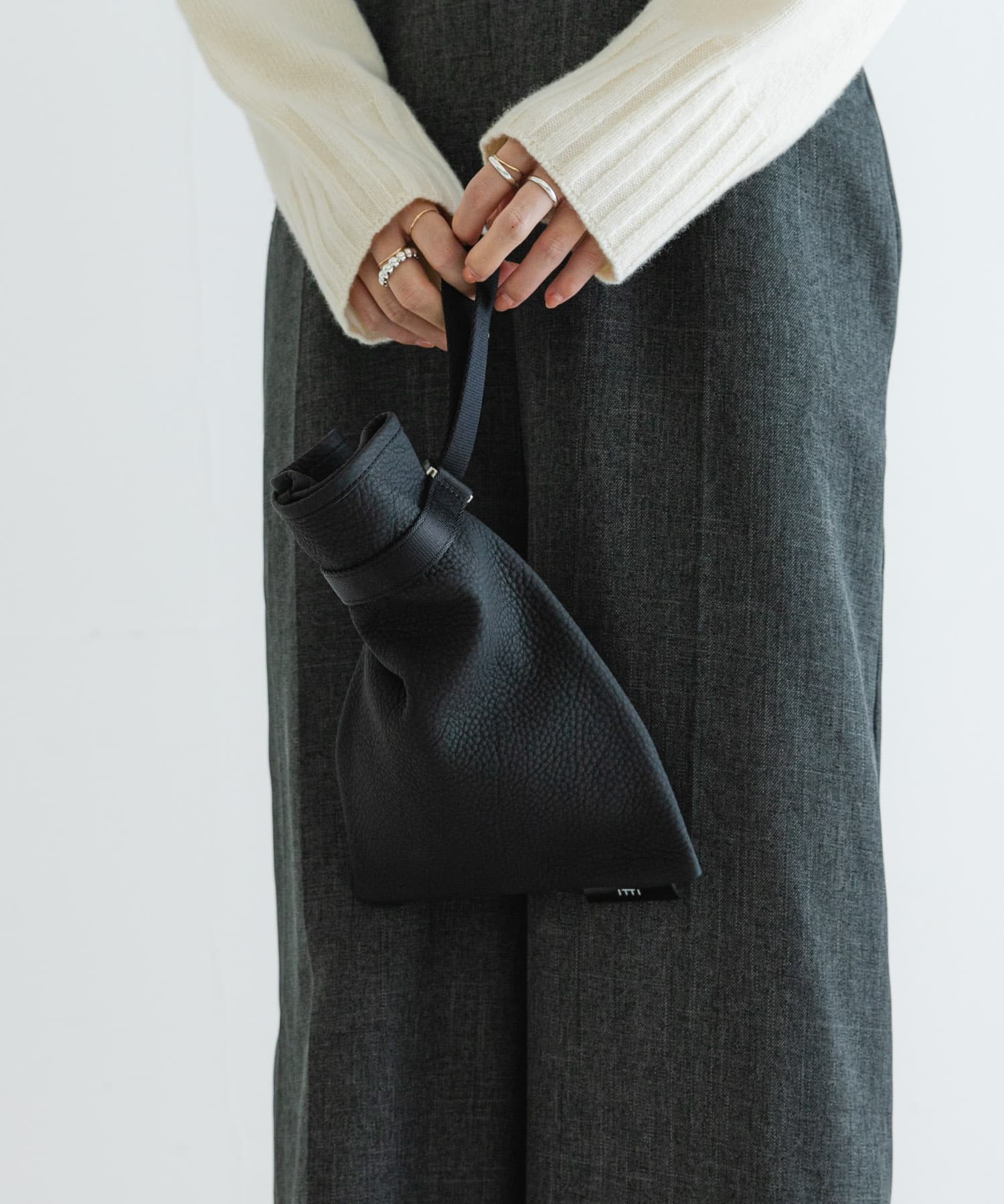 ITTI　ANNIE SMALL RICE BAG black FREE