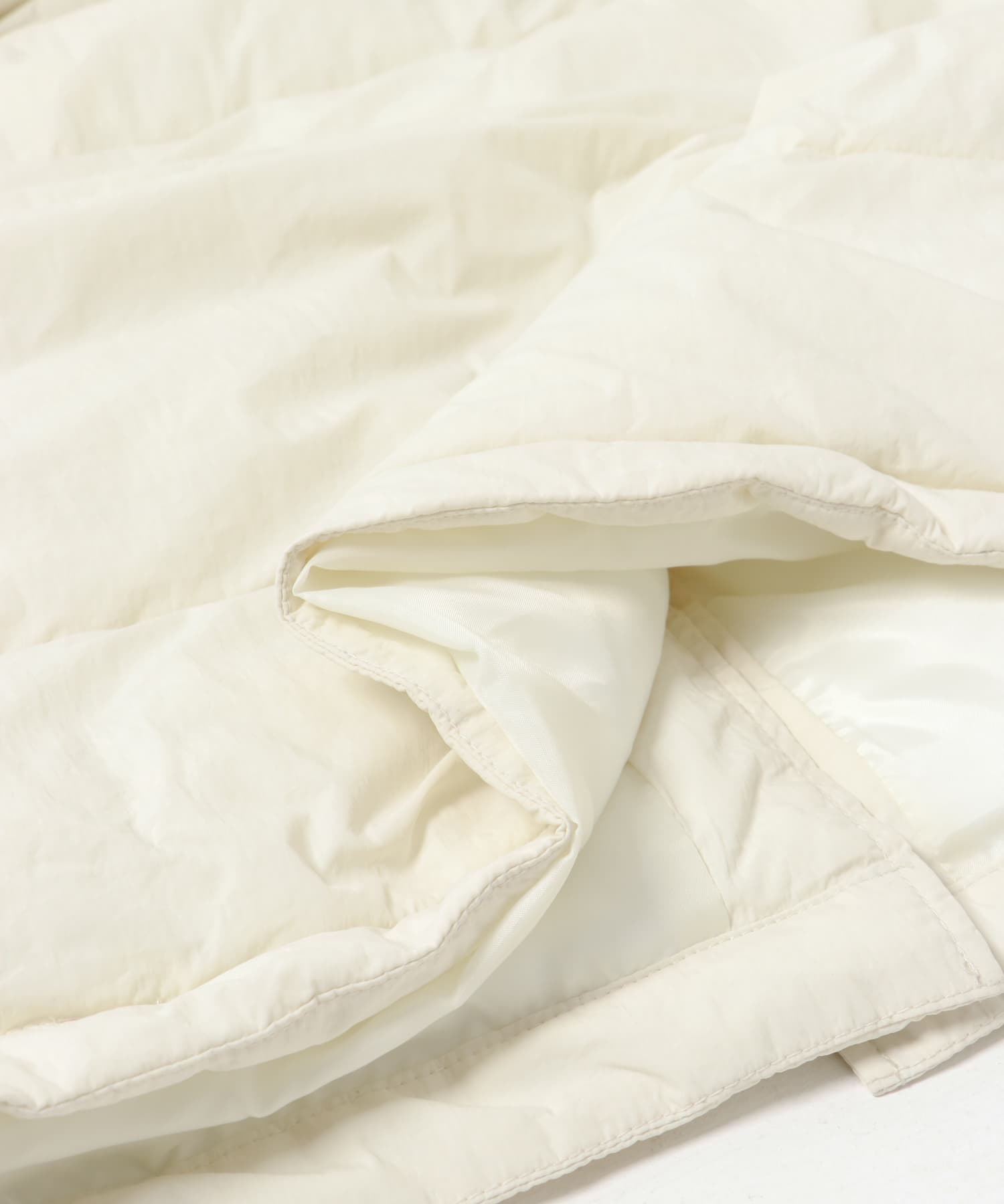 NOMADIS　padded middle　M OFF WHITE -