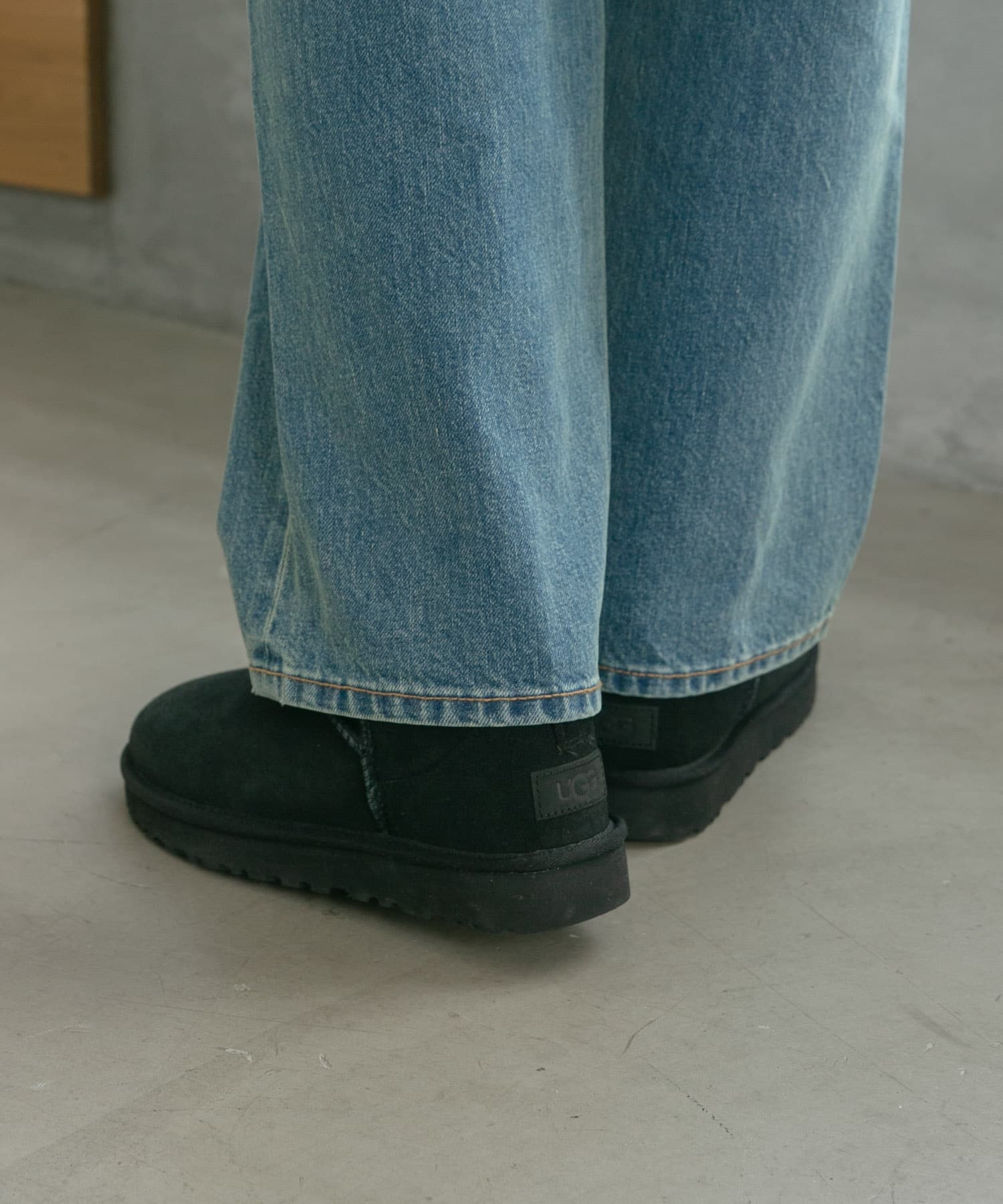 『WEB限定』UGG　CLASSIC ULTRA MINI BLACK 5