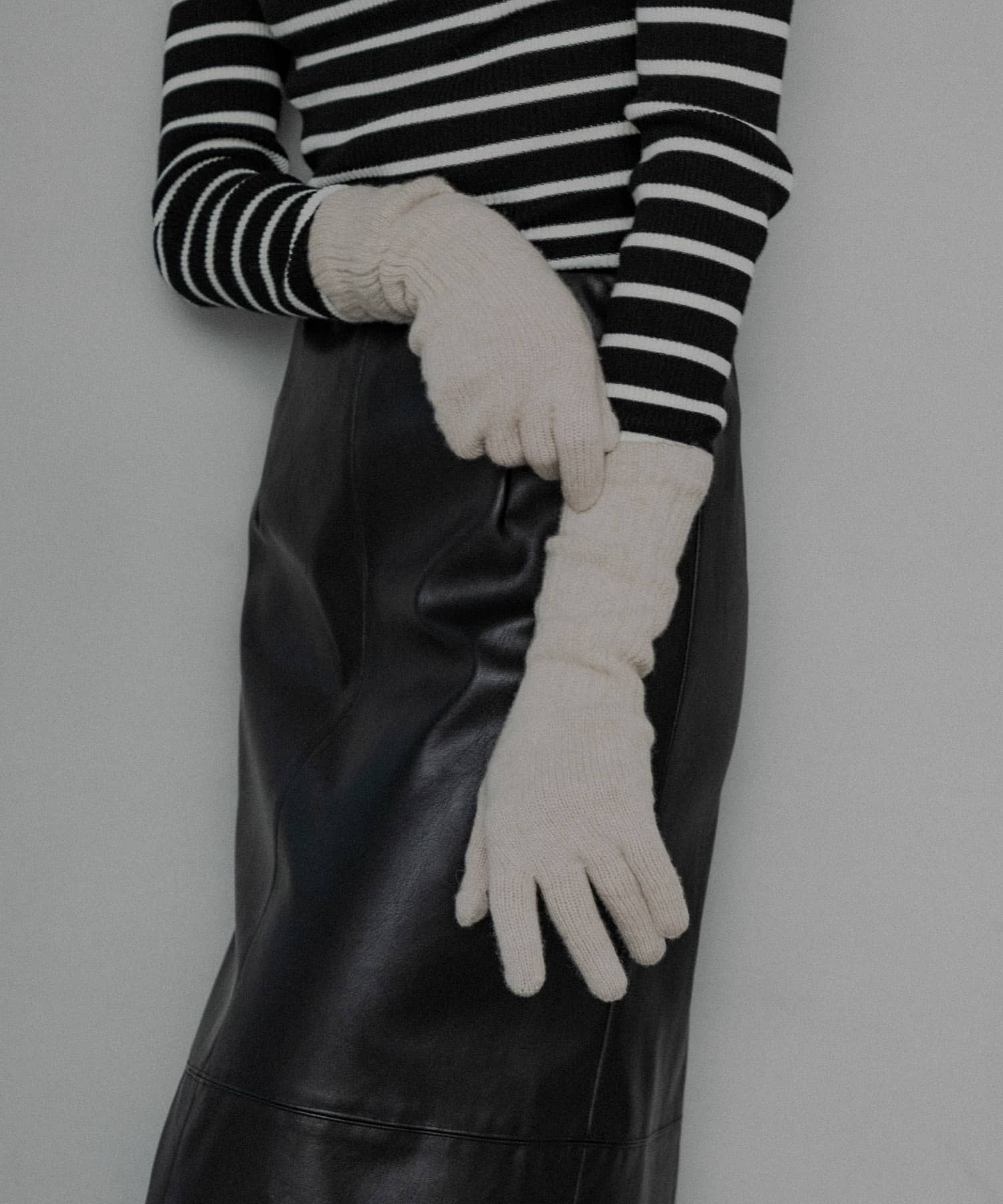 William Brunton Hand Knits　long rib cuff Glove OATMEAL -