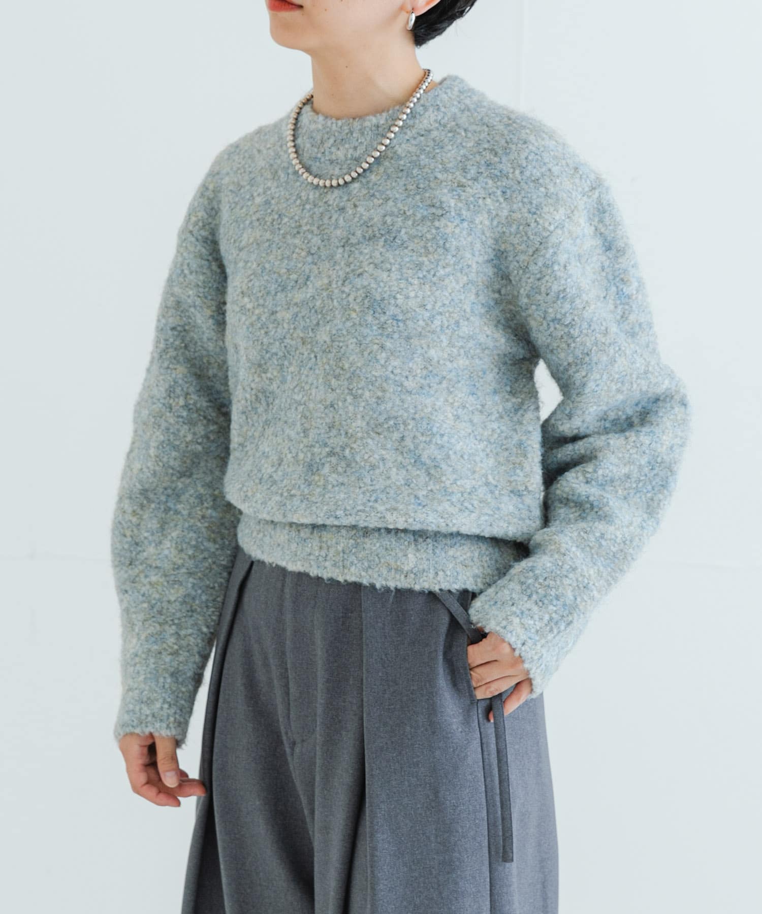 AMOMENTO　MIX BOUCLE CROP KNIT