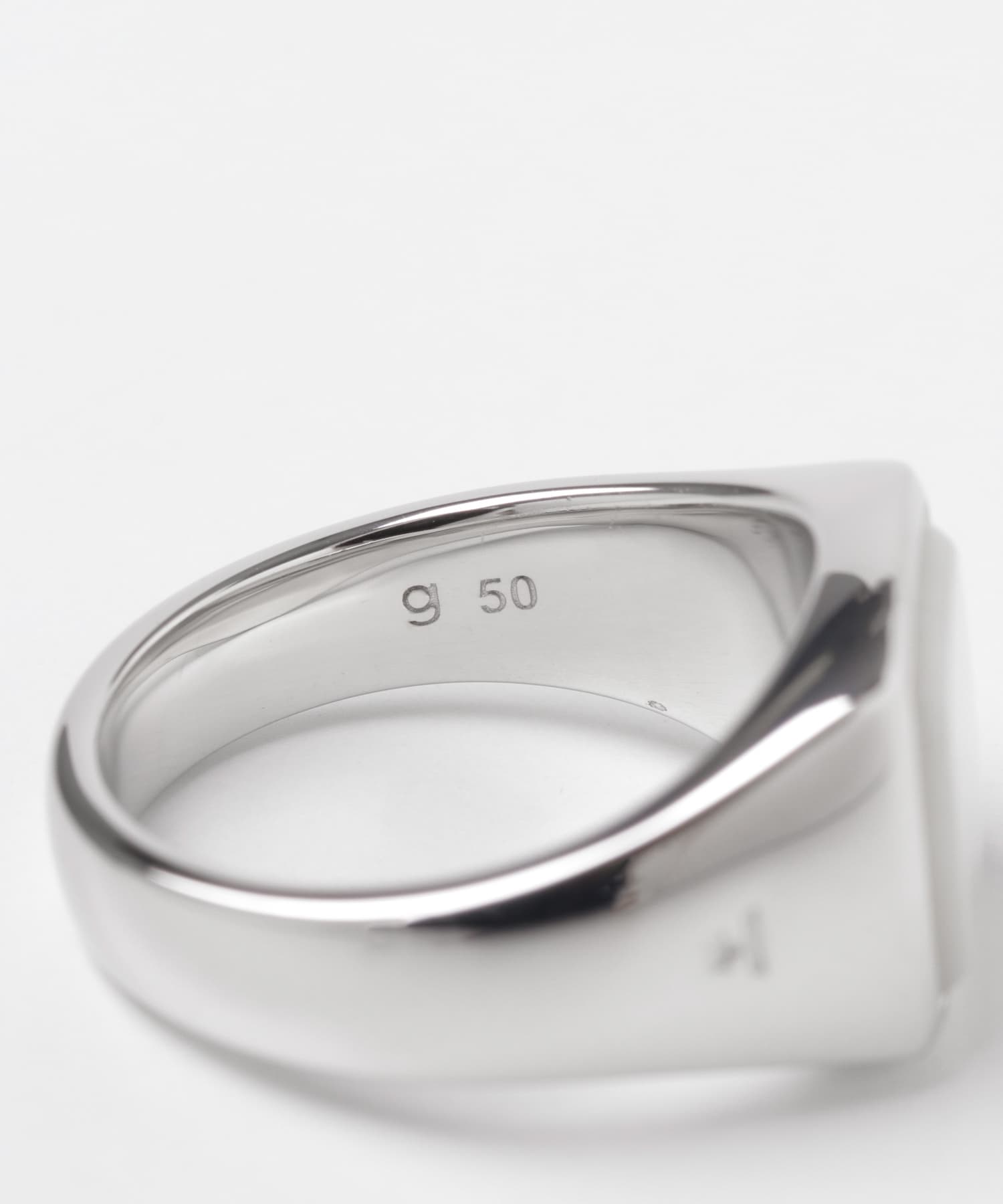 TOM WOOD　Kay Ring White MOP SILVER 50