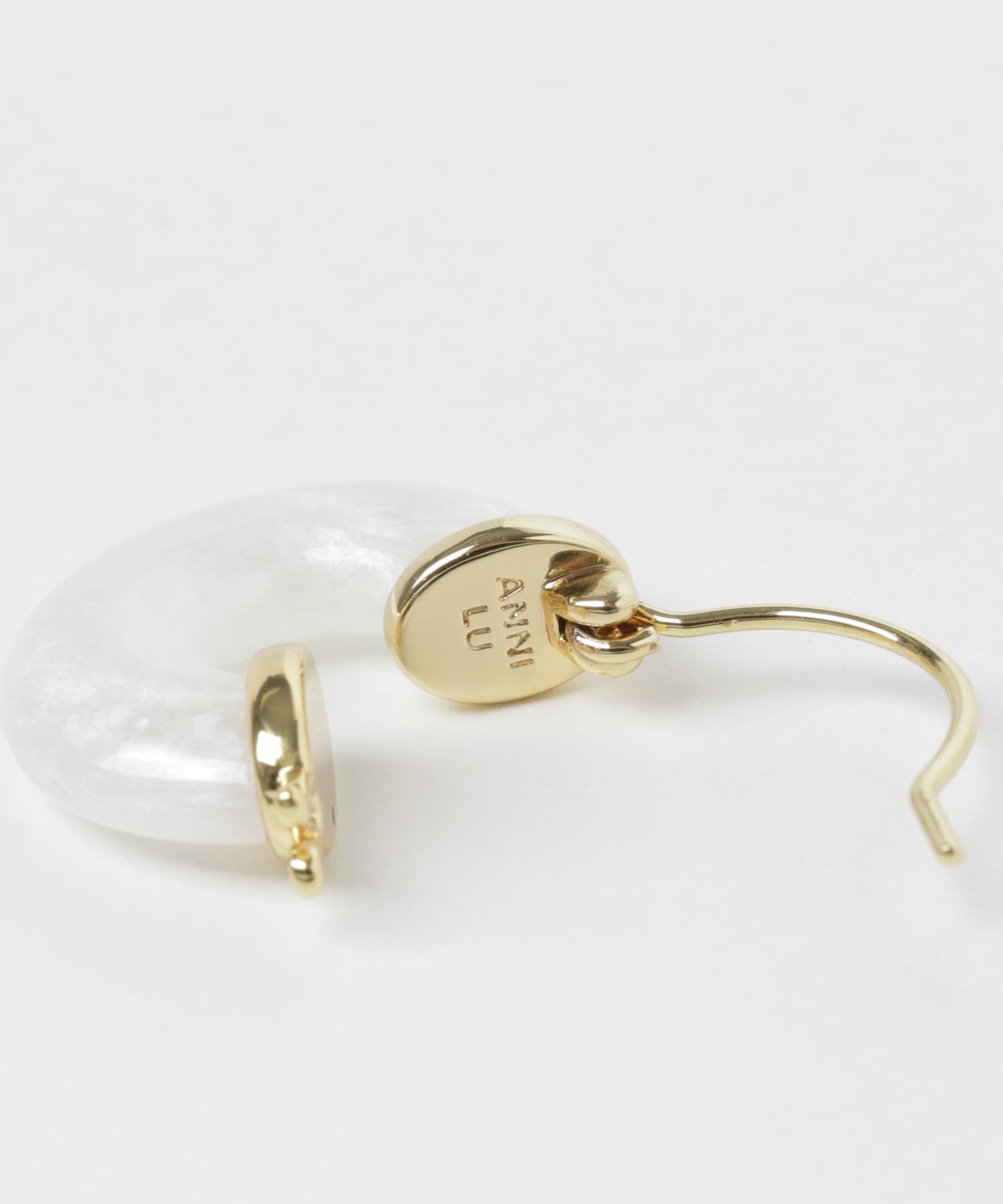 ANNI LU　Petit White Swell Hoop Gold -