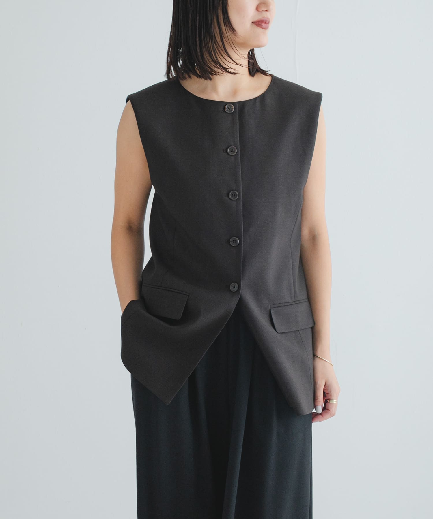 AMOMENTO　OVERSIZED BUTTON UP VEST
