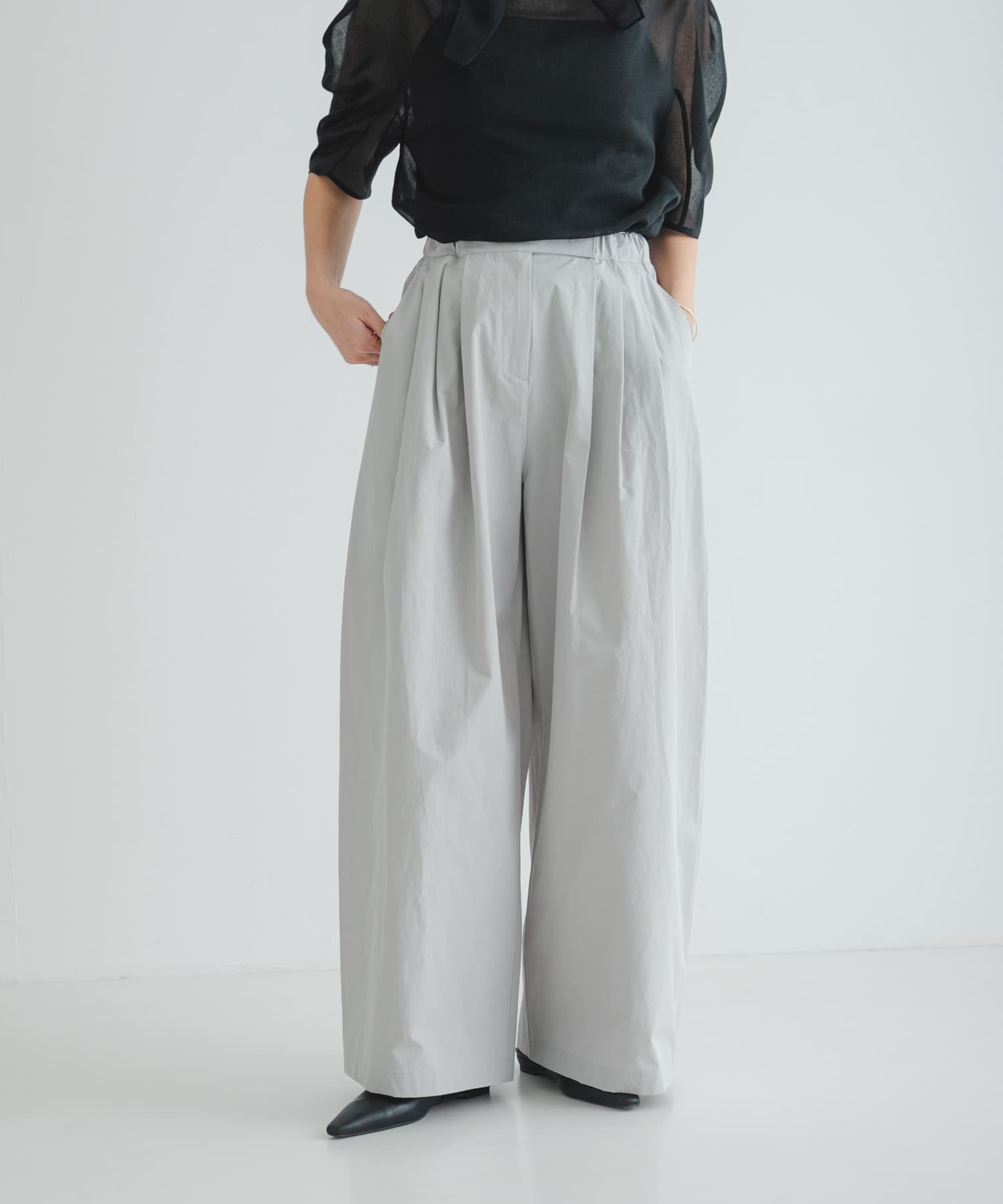 AMOMENTO　THREE TUCK BANDING PANTS