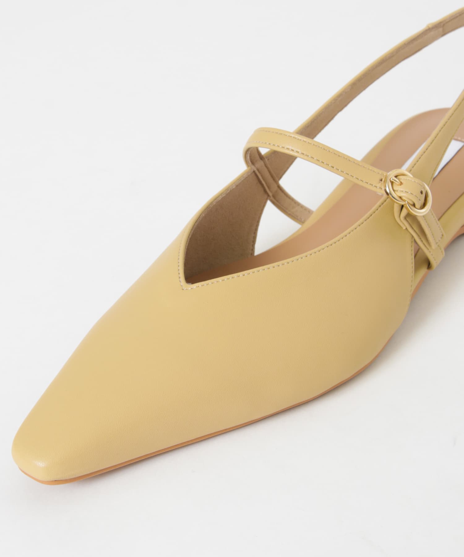 イエローベージュ