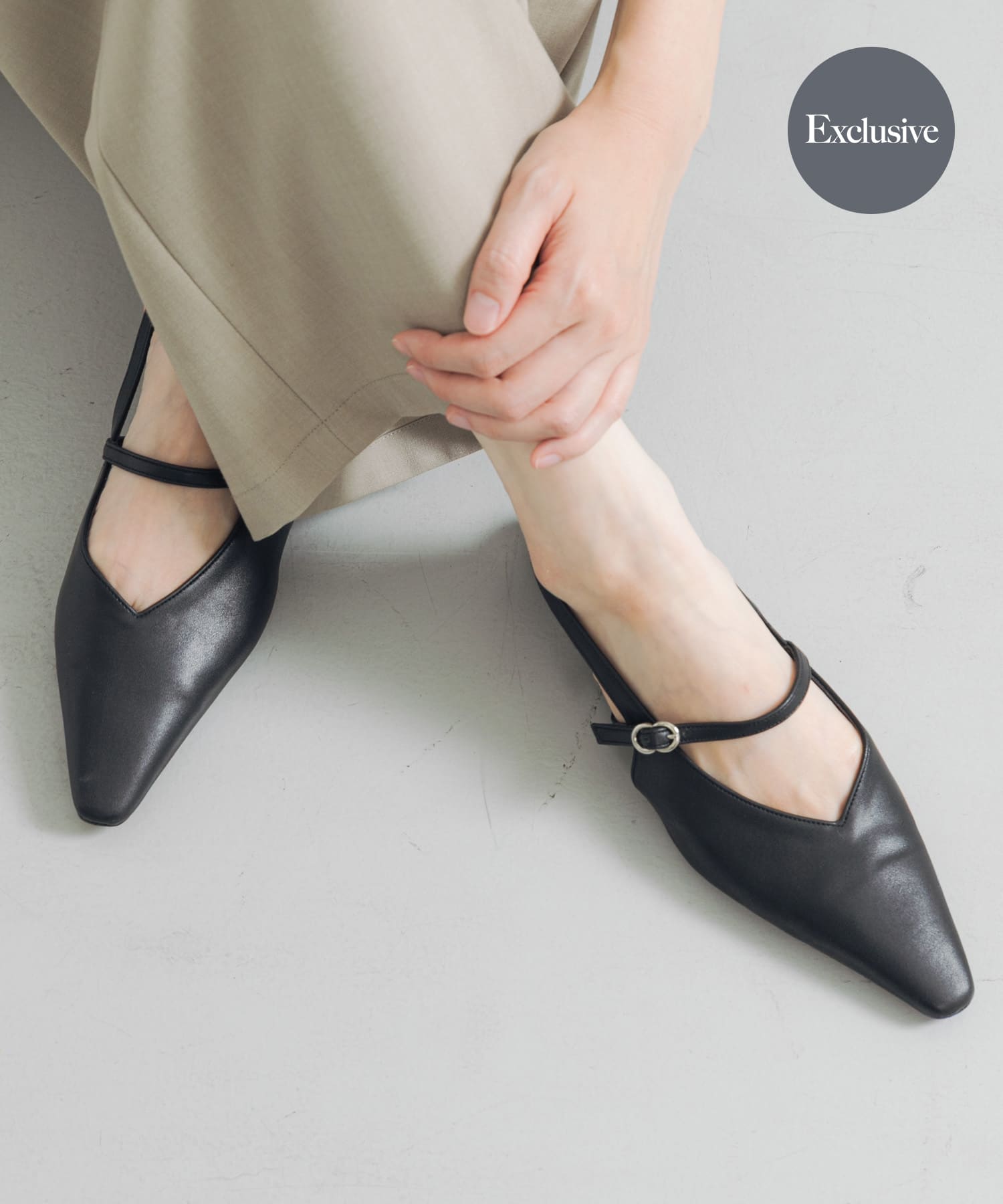 『別注』 MILLIWM×URBANR　Vカットスリングバッグパンプス