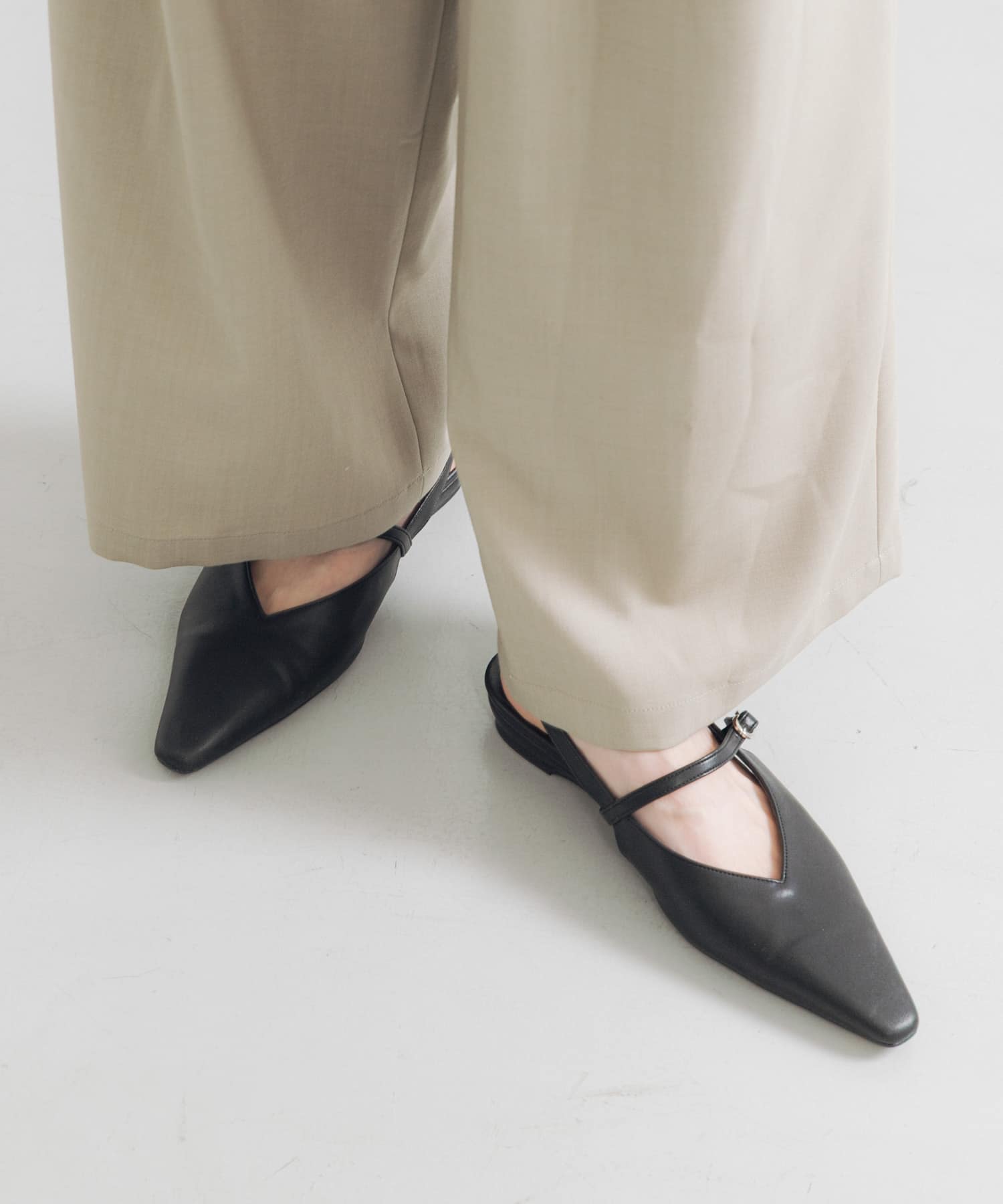 『別注』 MILLIWM×URBANR　Vカットスリングバッグパンプス ブラック 36