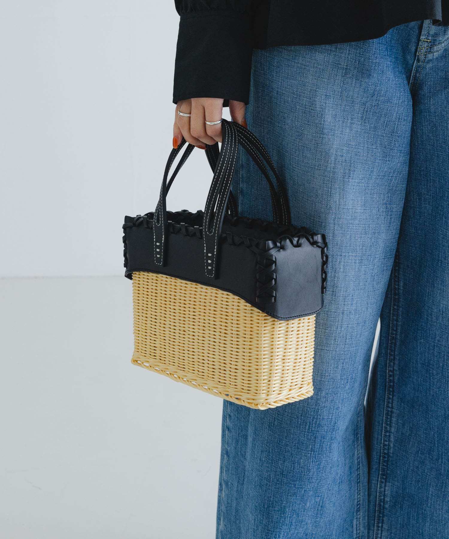 A VACATION　RATTAN S BLACK one