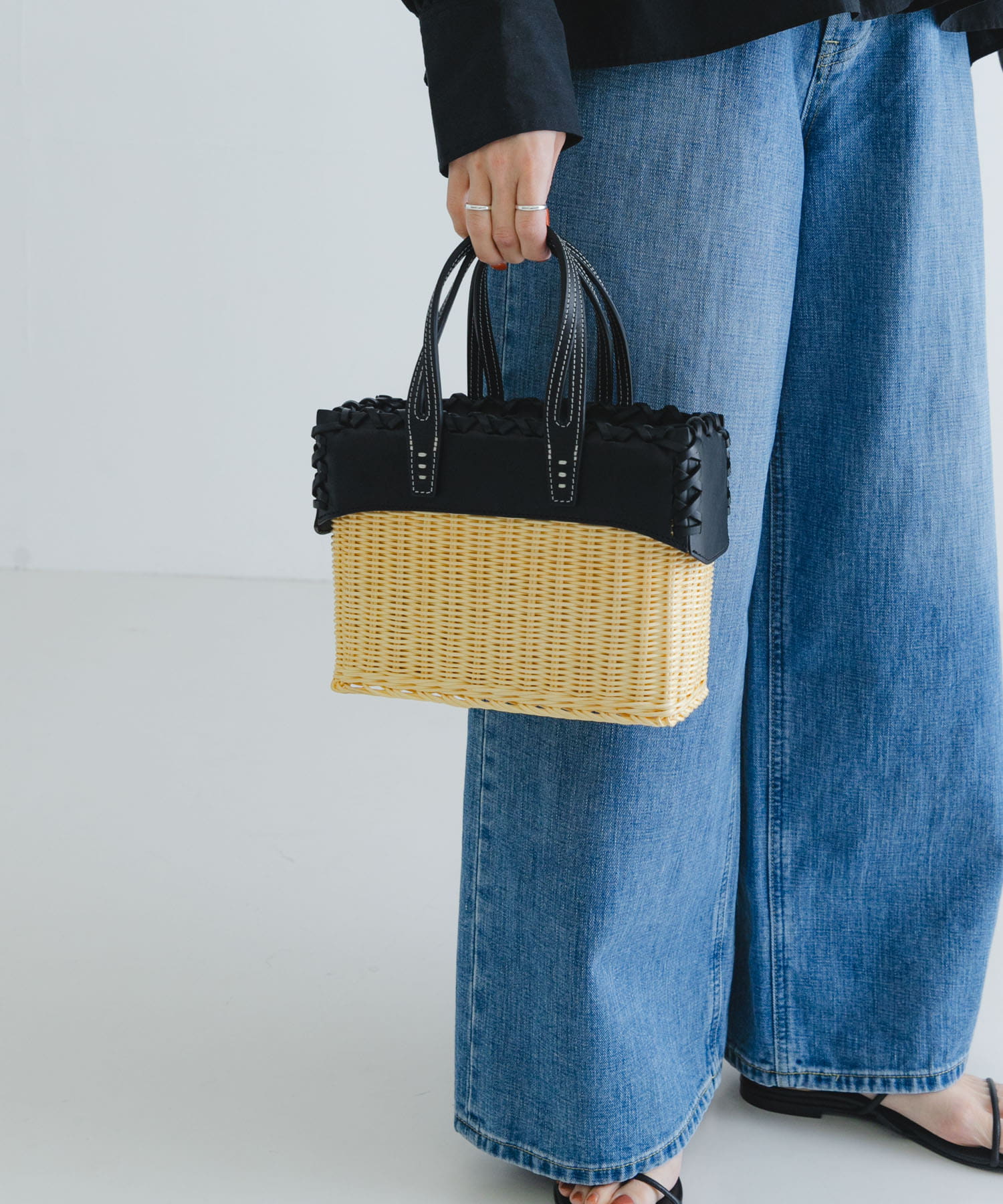A VACATION　RATTAN S BLACK one