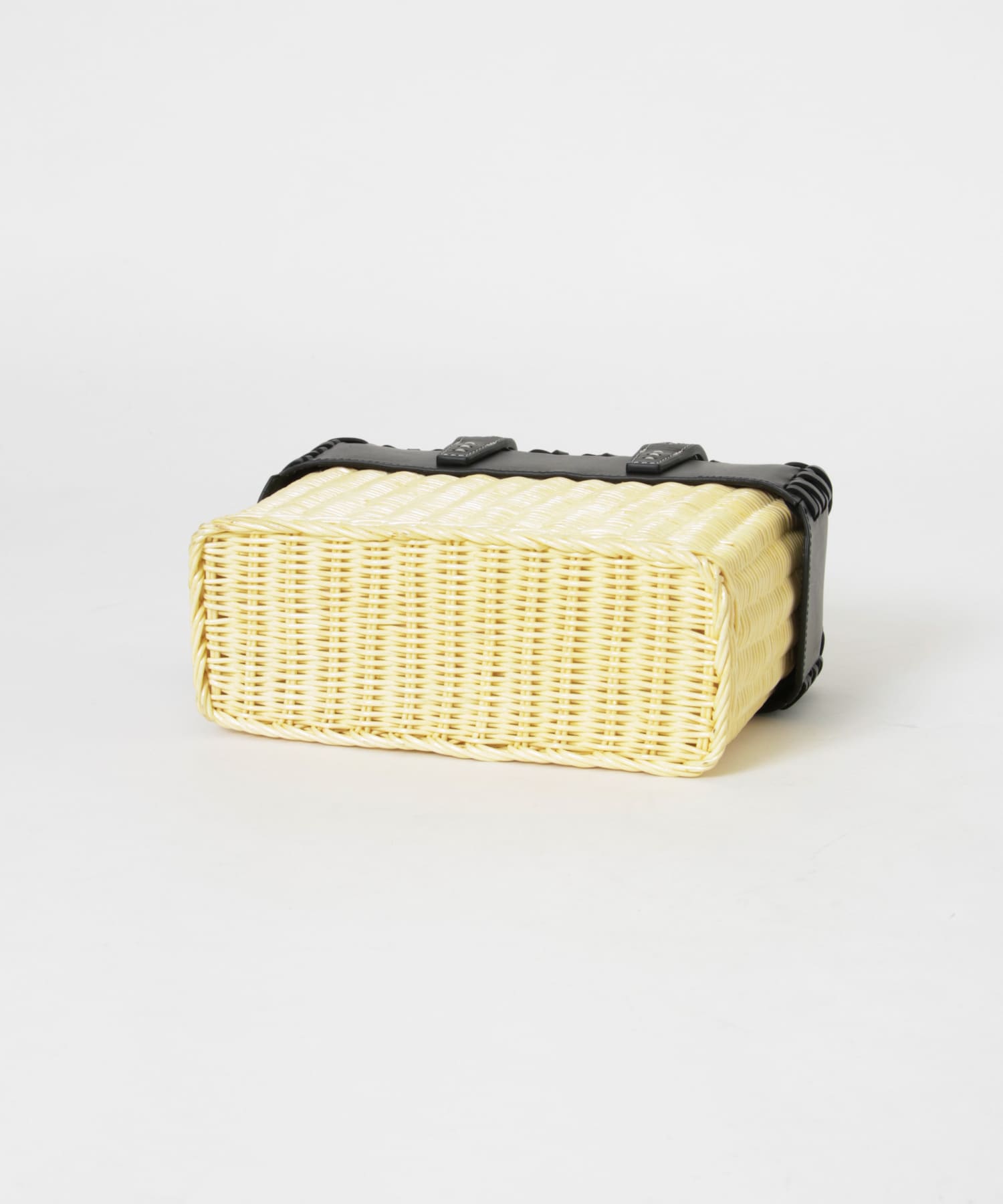 A VACATION　RATTAN S BLACK one
