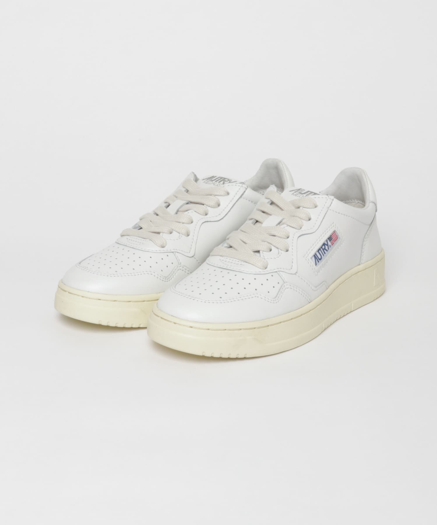 AUTRY　MEDALIST LOW WHT/WHT 37