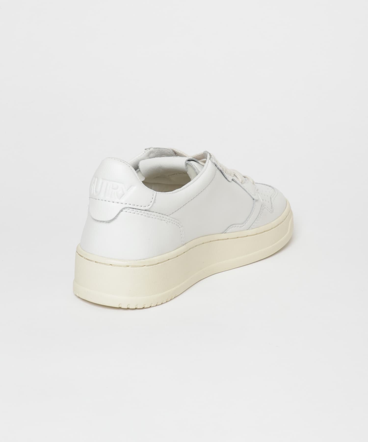 AUTRY　MEDALIST LOW WHT/WHT 37