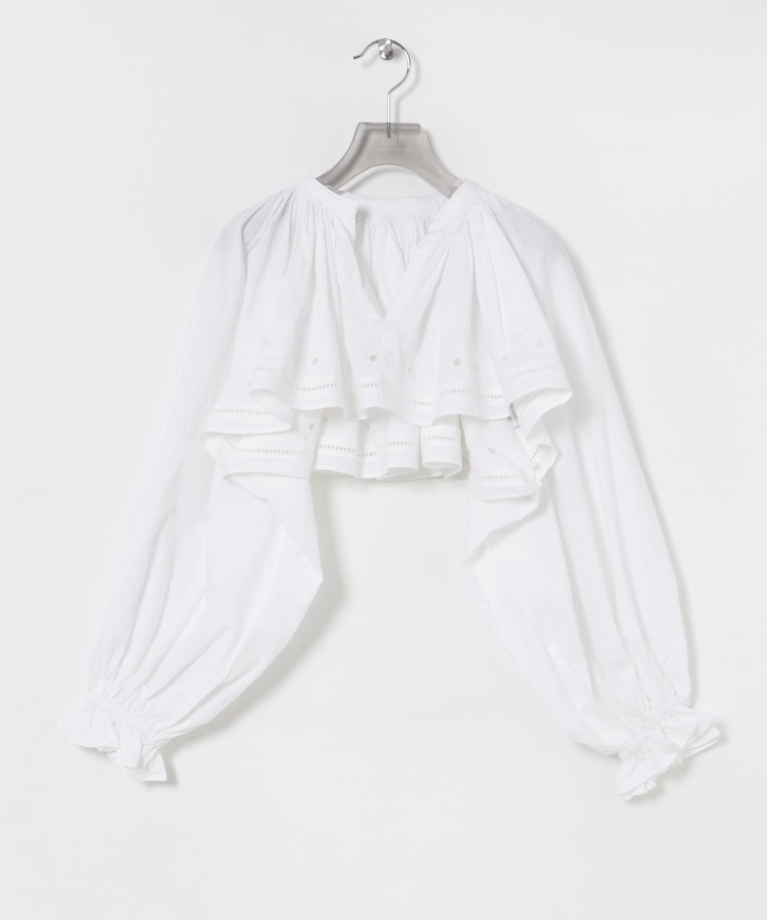 crinkle crinkle crinkle　embroidery cropped blouse