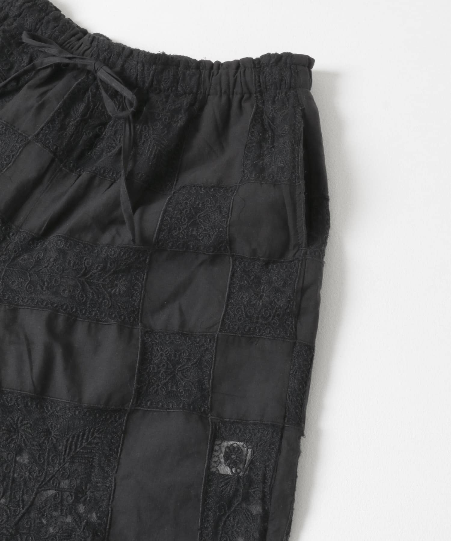 crinkle crinkle crinkle　patchwork embroidery pants BLACK FREE