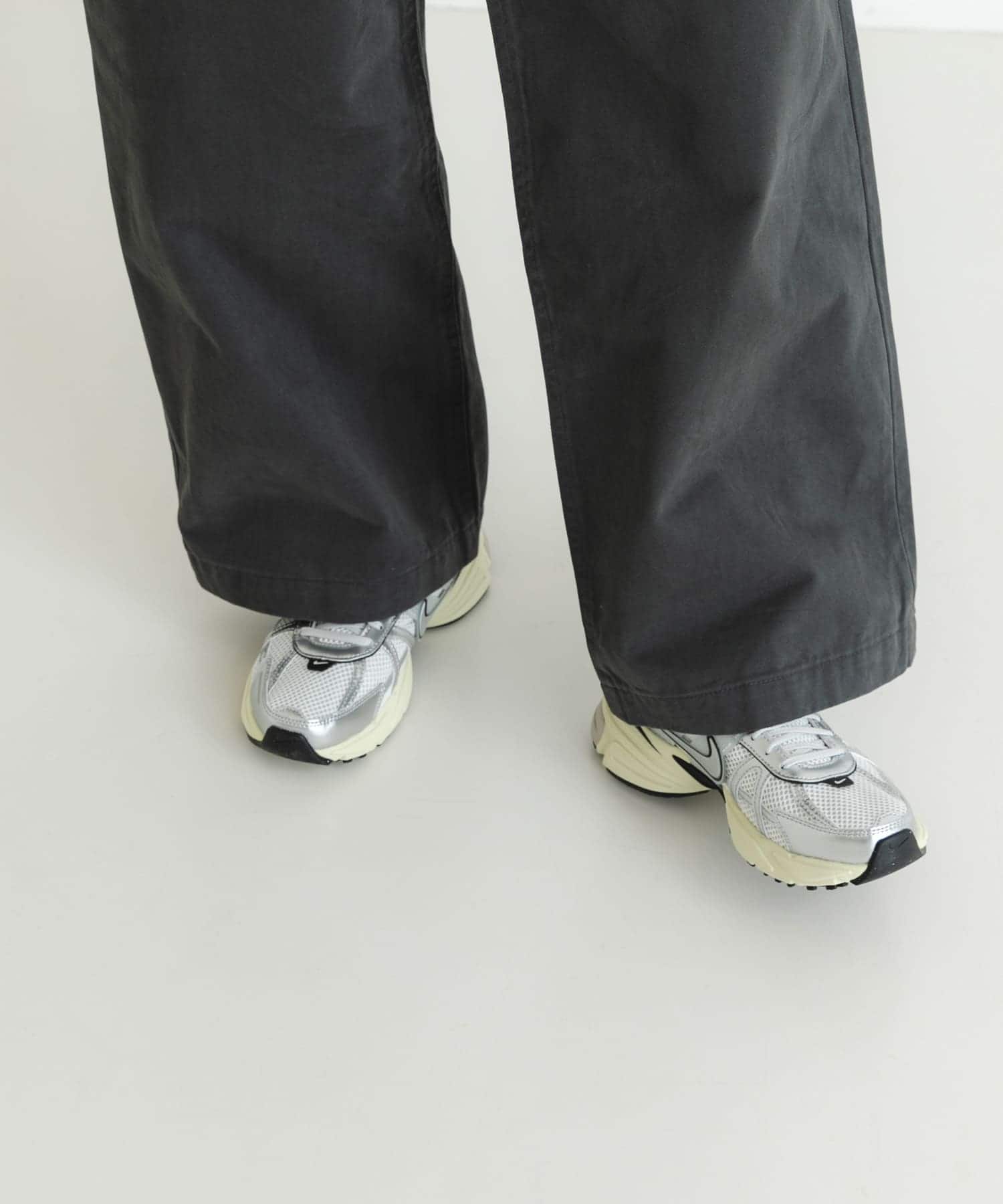 NIKE　V2Kラン ホワイト/シルバー 23