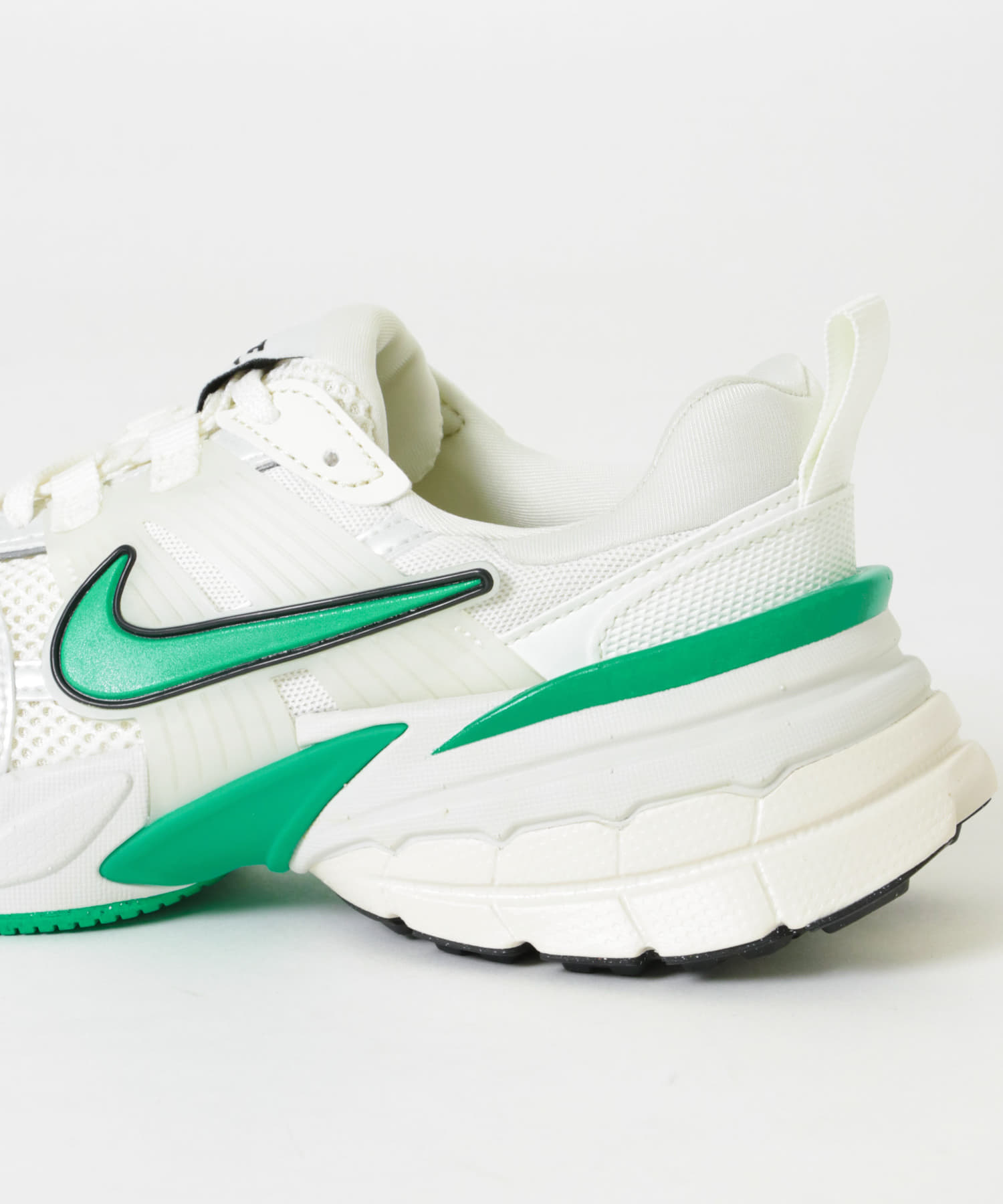 NIKE　V2Kラン SAIL/ST GR 23.5