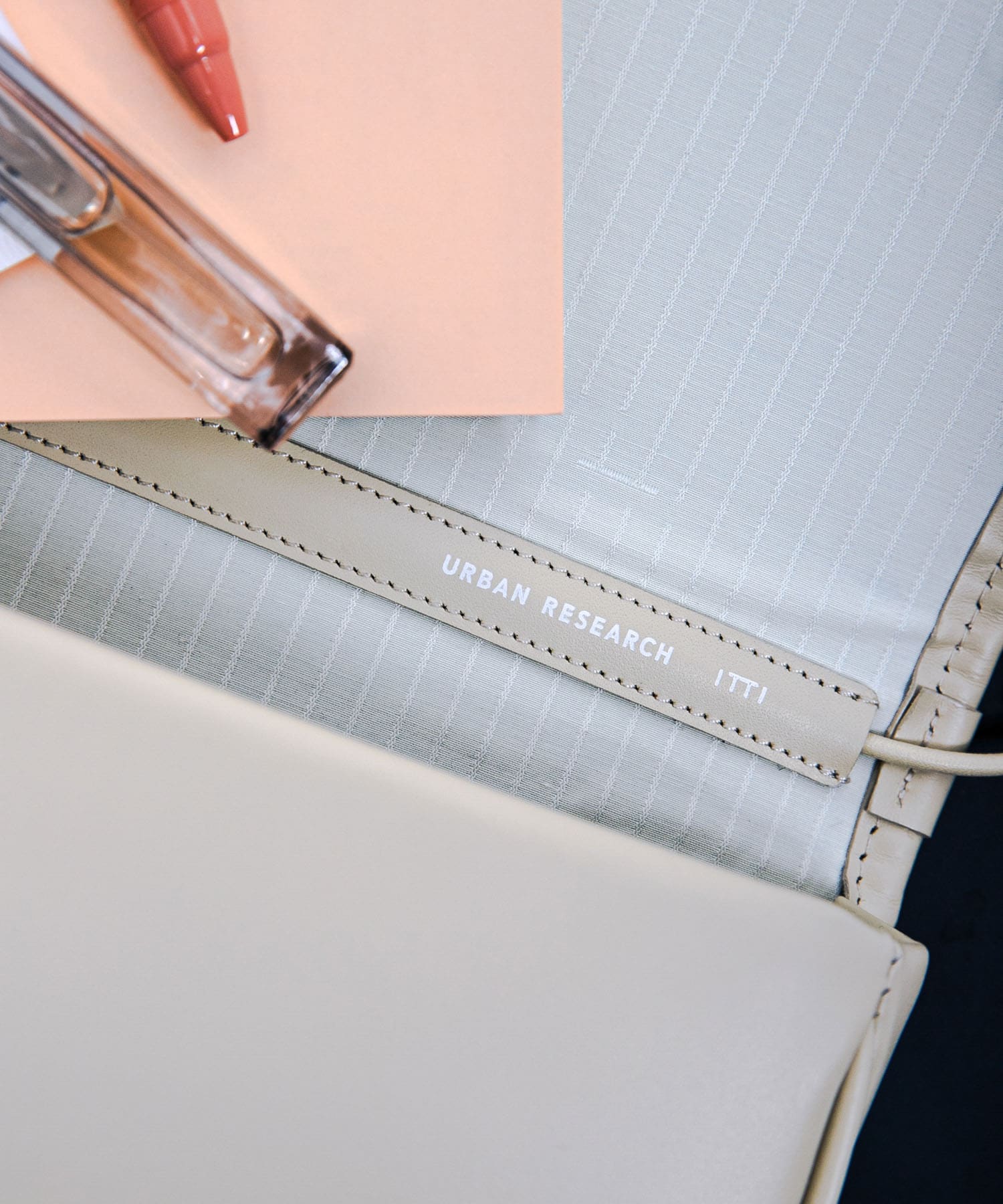 『別注』ITTI×URBAN RESEARCH　MICHELLE ERRAND POUCH ivory FREE