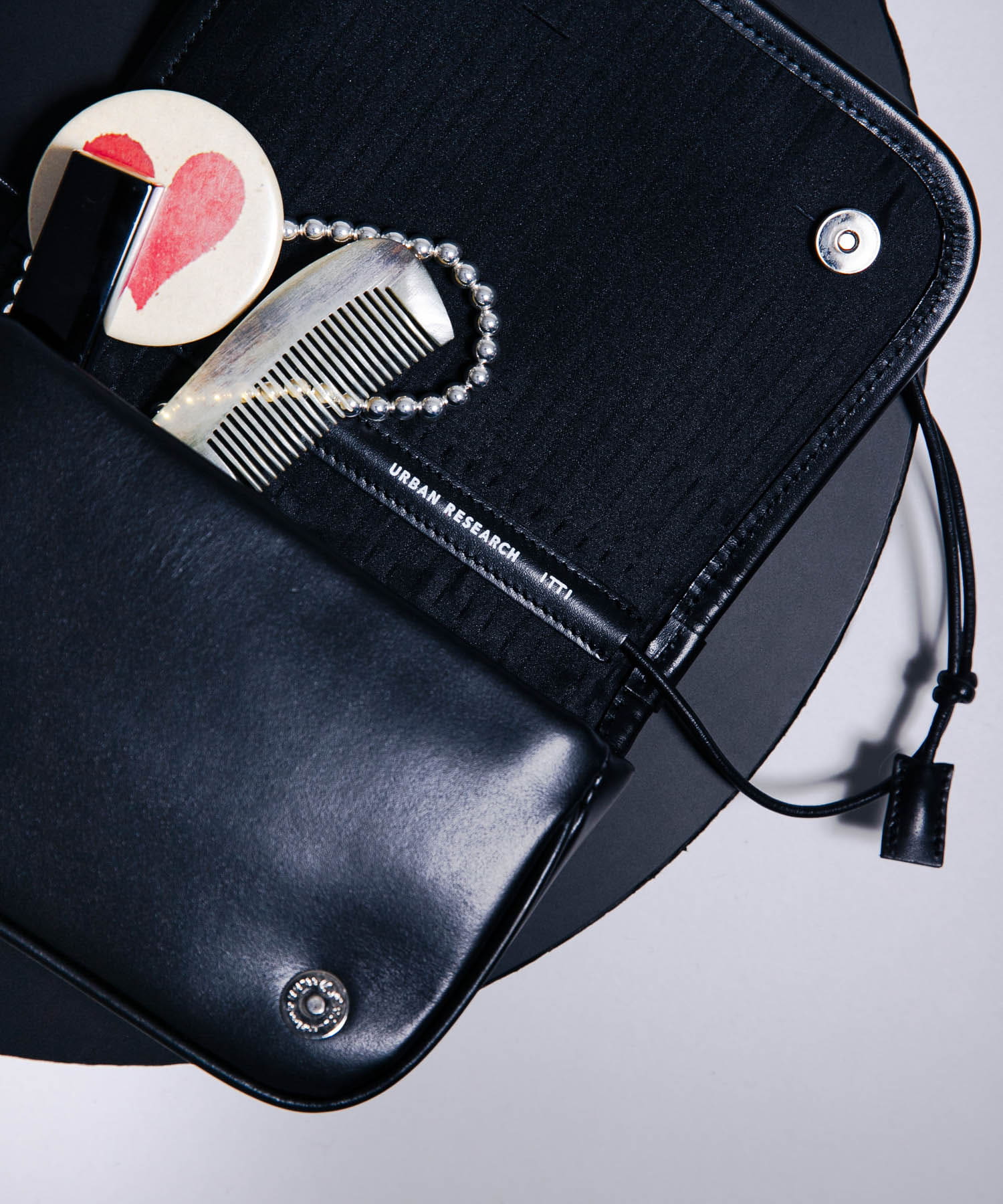 『別注』ITTI×URBAN RESEARCH　MICHELLE ERRAND POUCH black FREE