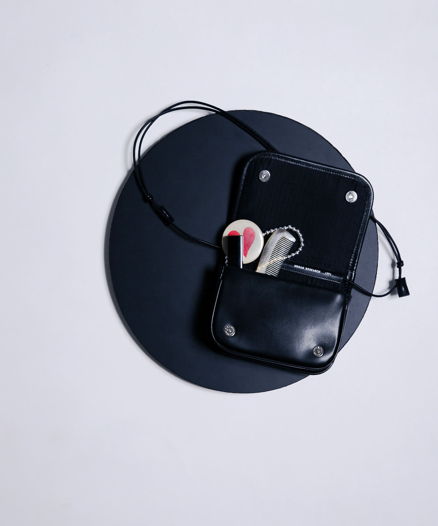 『別注』ITTI×URBAN RESEARCH　MICHELLE ERRAND POUCH black FREE