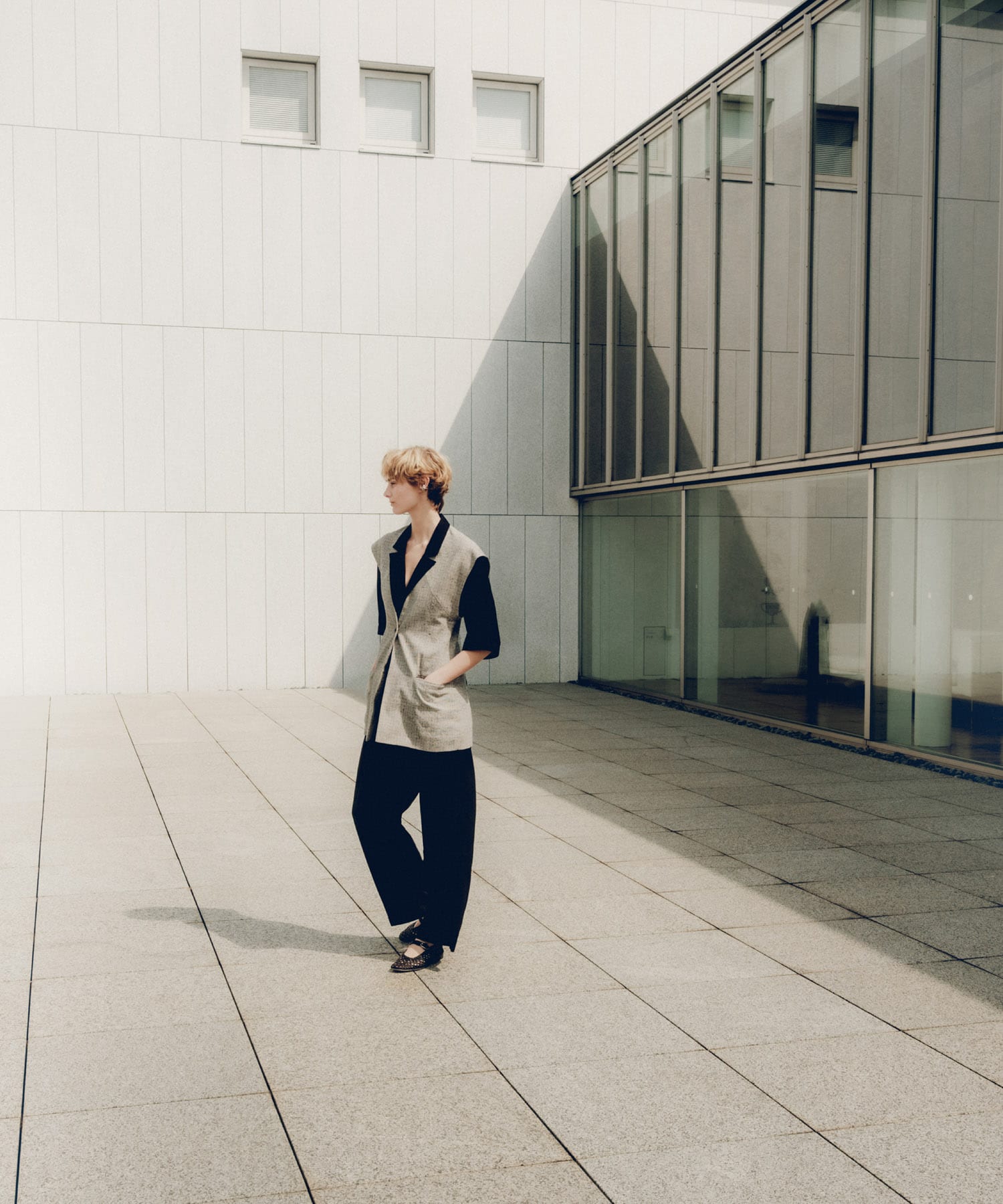 SATORU SASAKI　SLEEVELESS JACKET BEIGE 2