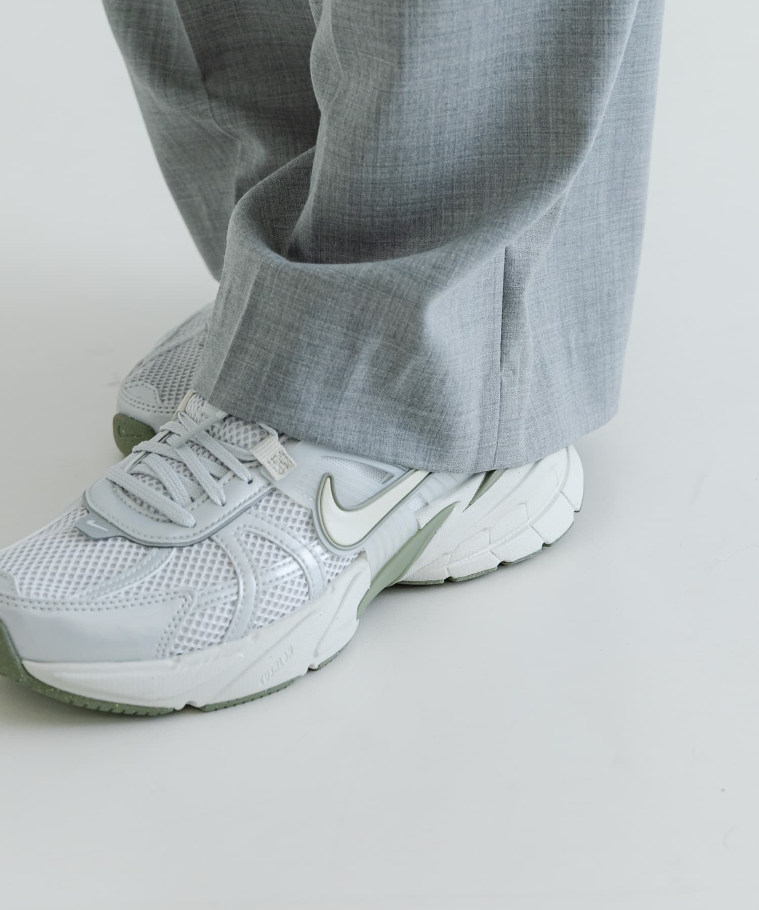 NIKE　V2Kラン PHTN/LT SL 23.5